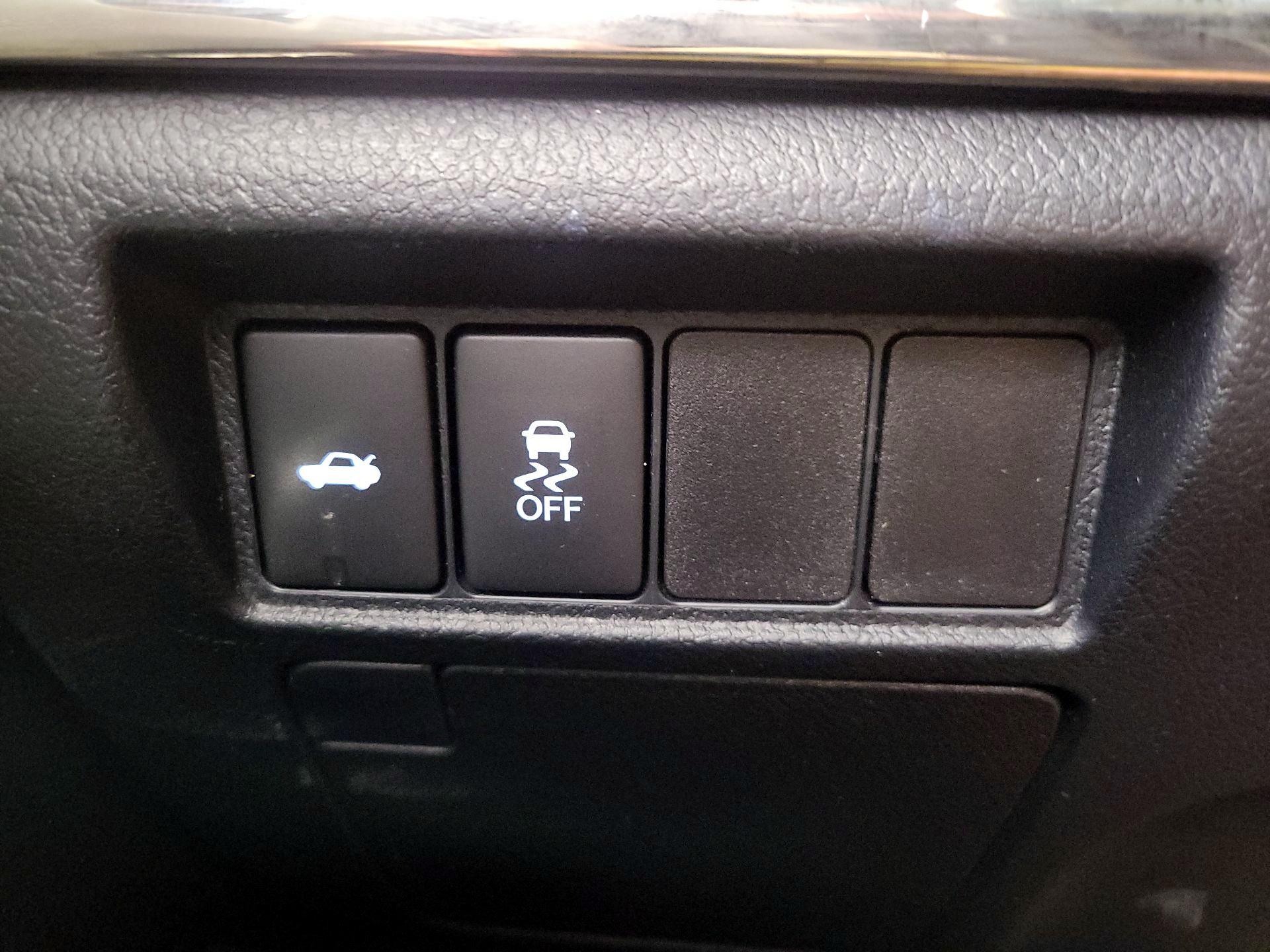 Thumbnail: 2015 Toyota Avalon - 13