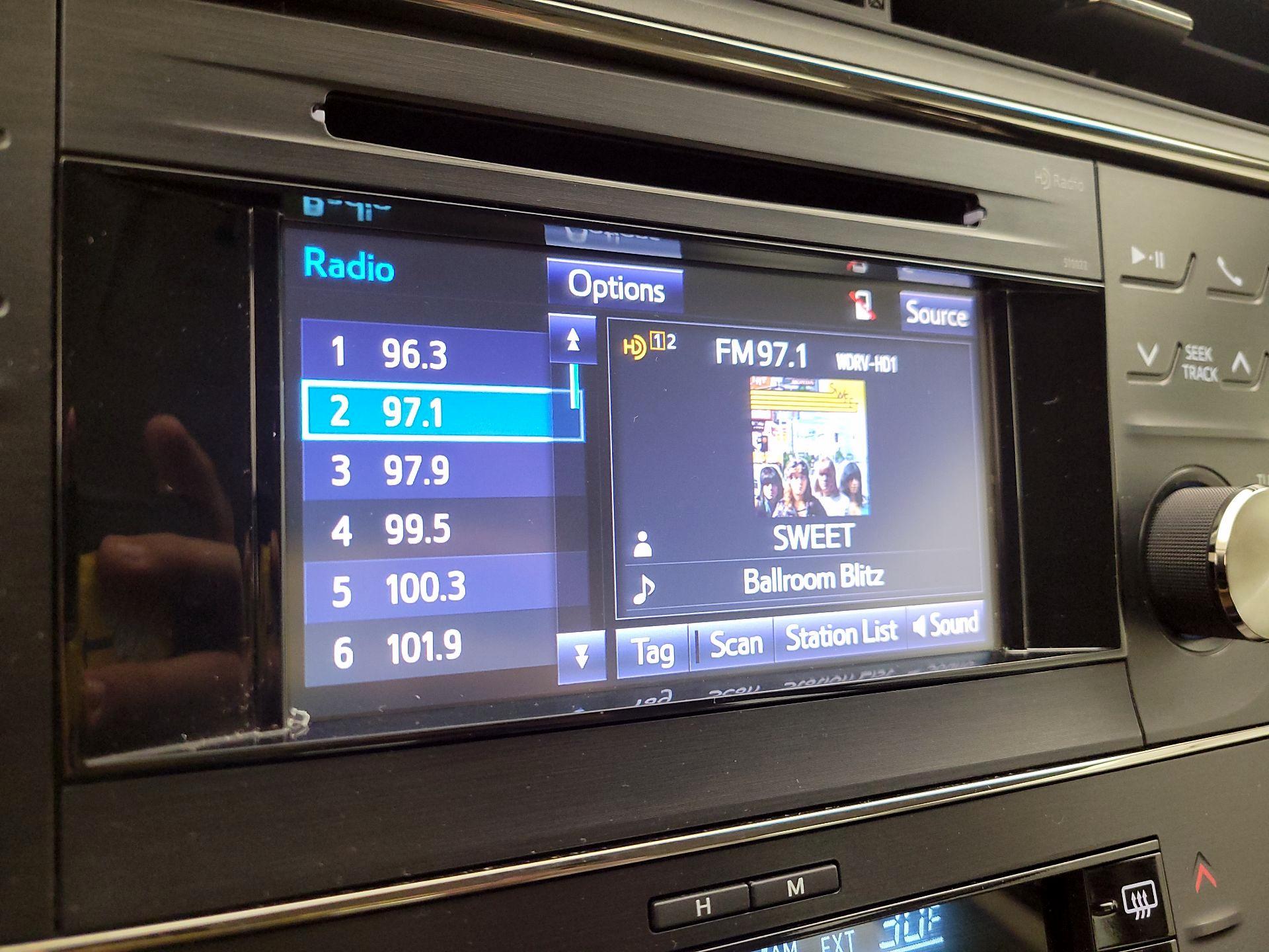 Thumbnail: 2015 Toyota Avalon - 15