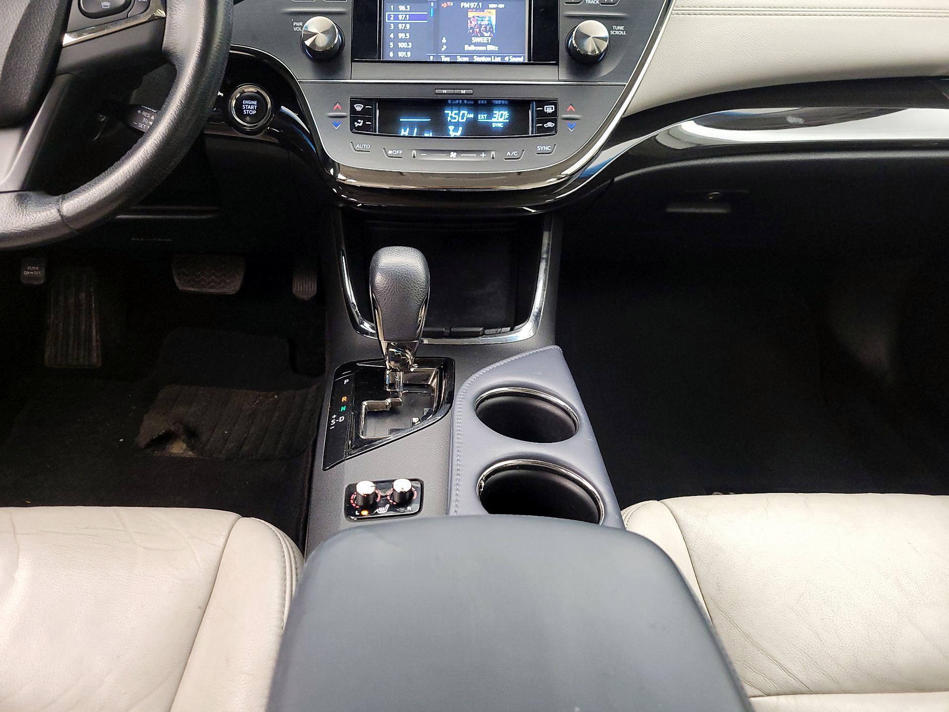 Thumbnail: 2015 Toyota Avalon - 17