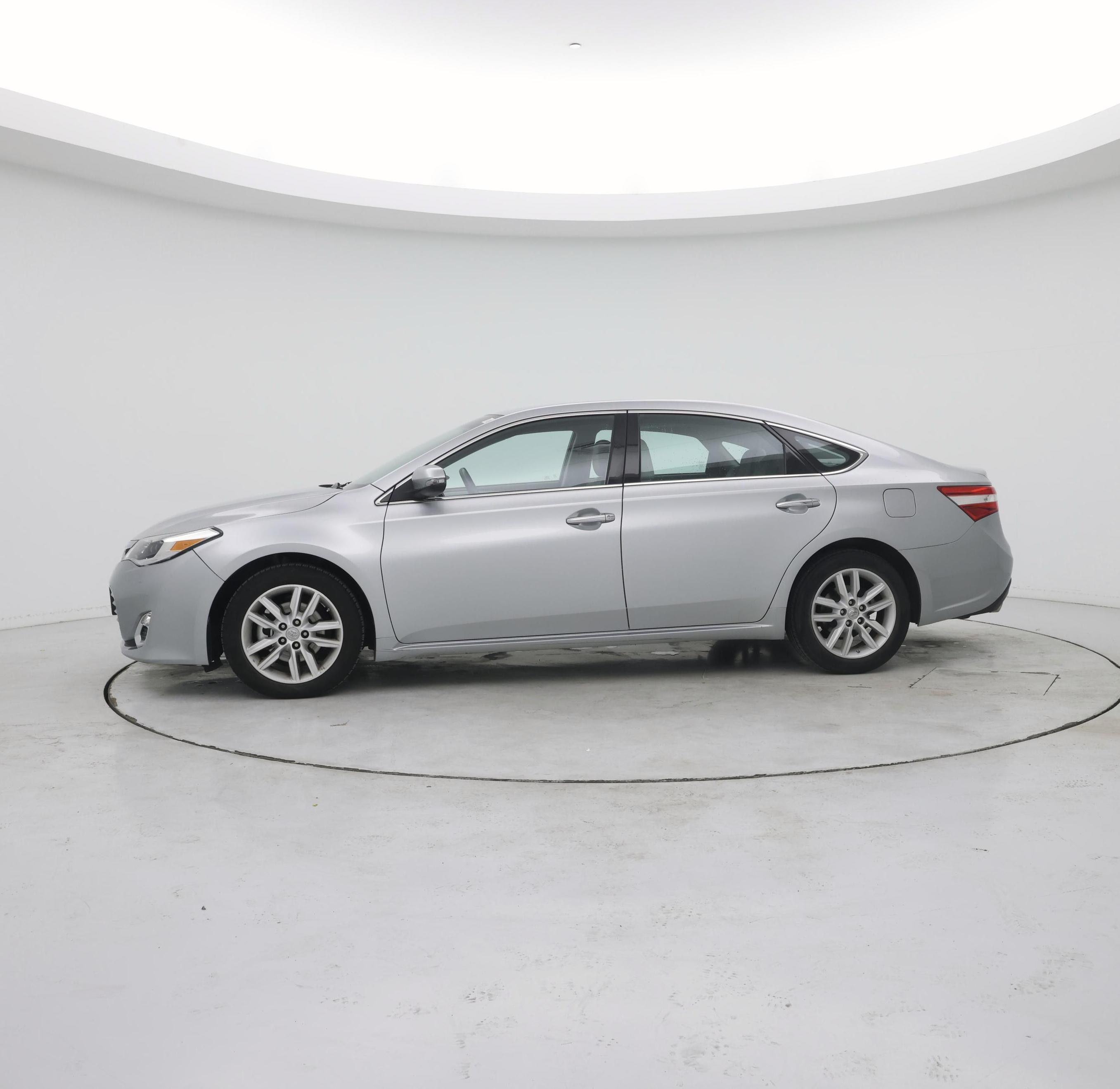 Thumbnail: 2015 Toyota Avalon - 3