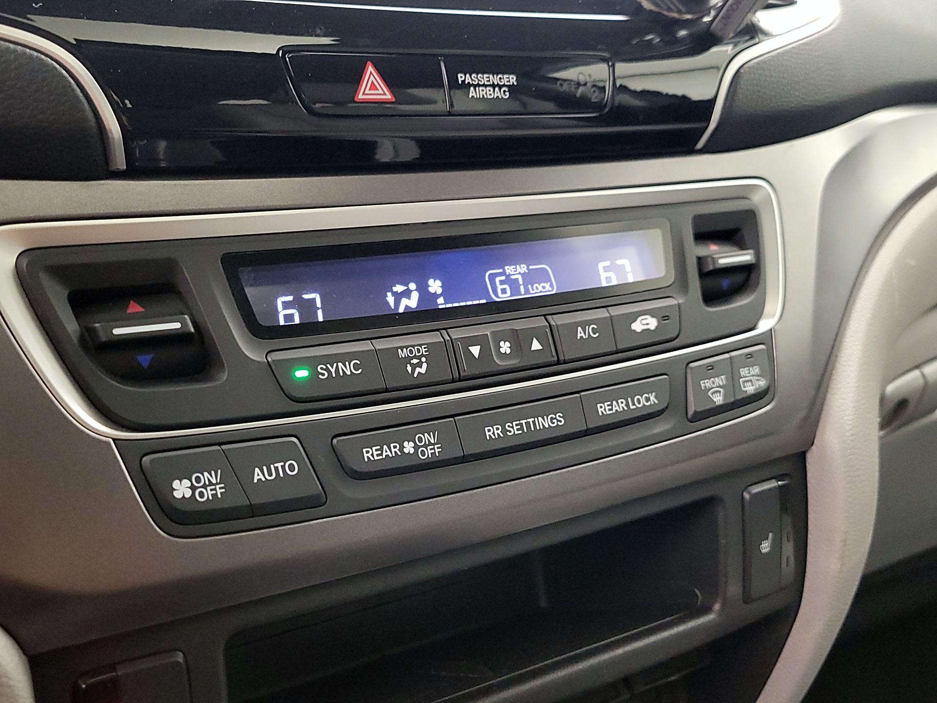 Thumbnail: 2019 Honda Pilot - 16