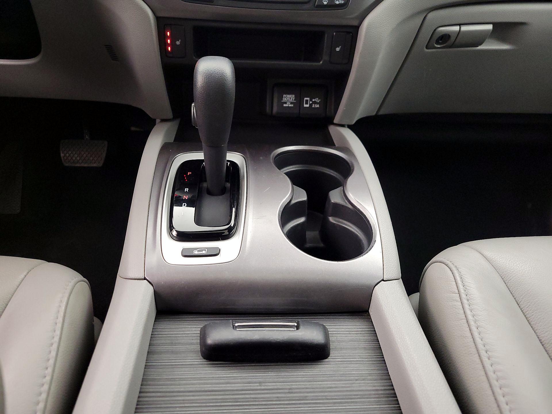 Thumbnail: 2019 Honda Pilot - 17