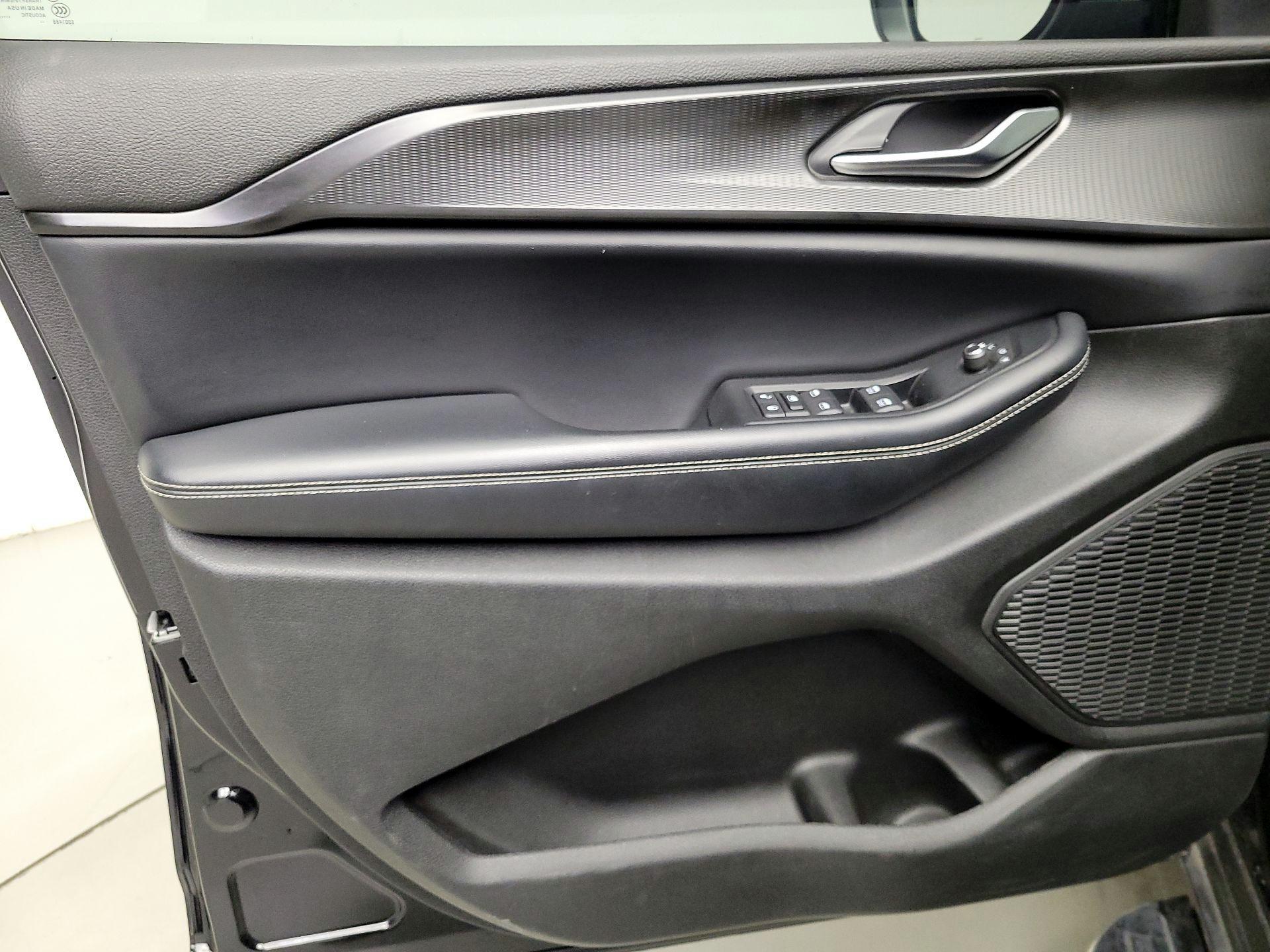 Thumbnail: 2023 Jeep Grand Cherokee L - 12