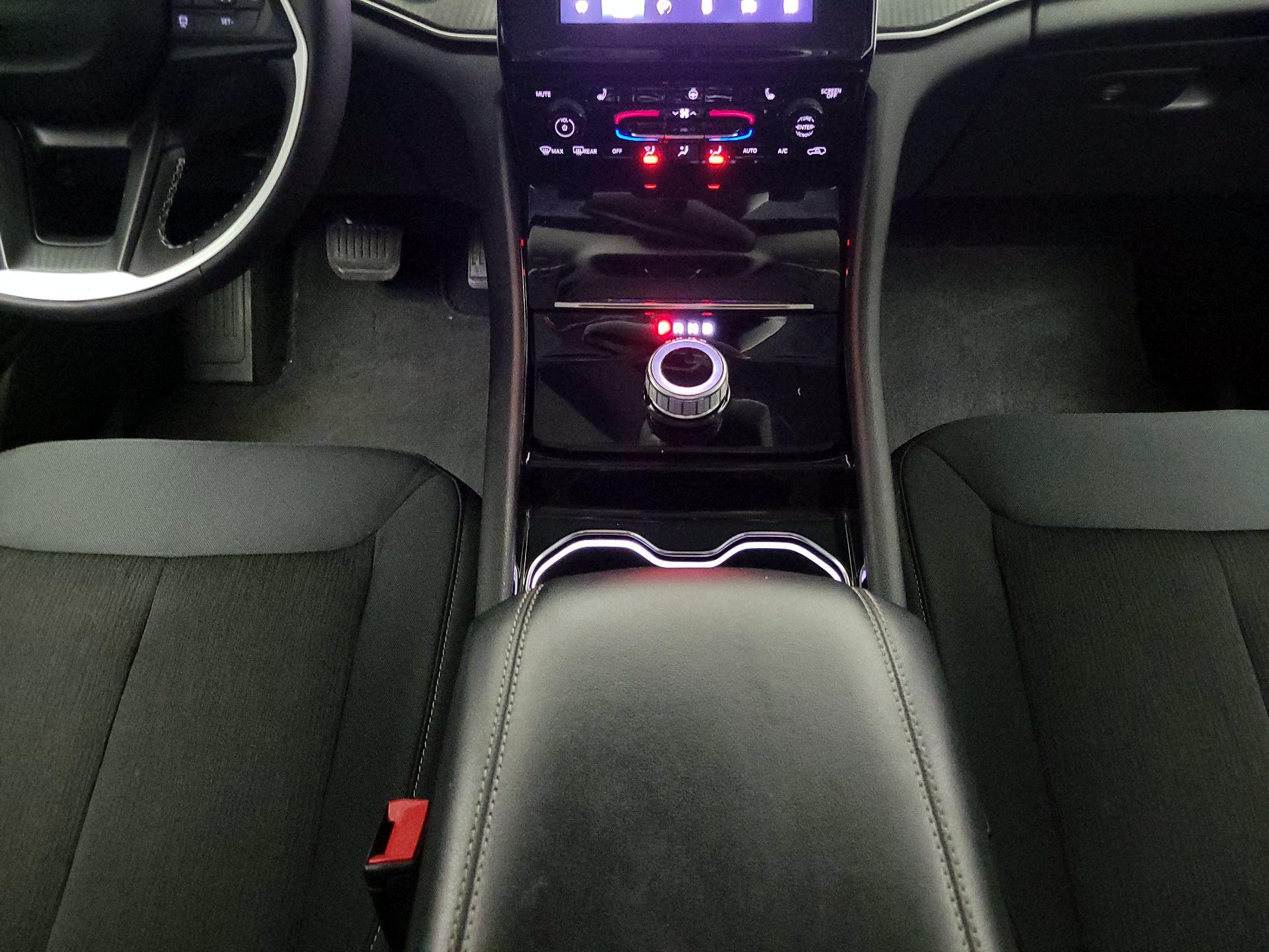 Thumbnail: 2023 Jeep Grand Cherokee L - 17