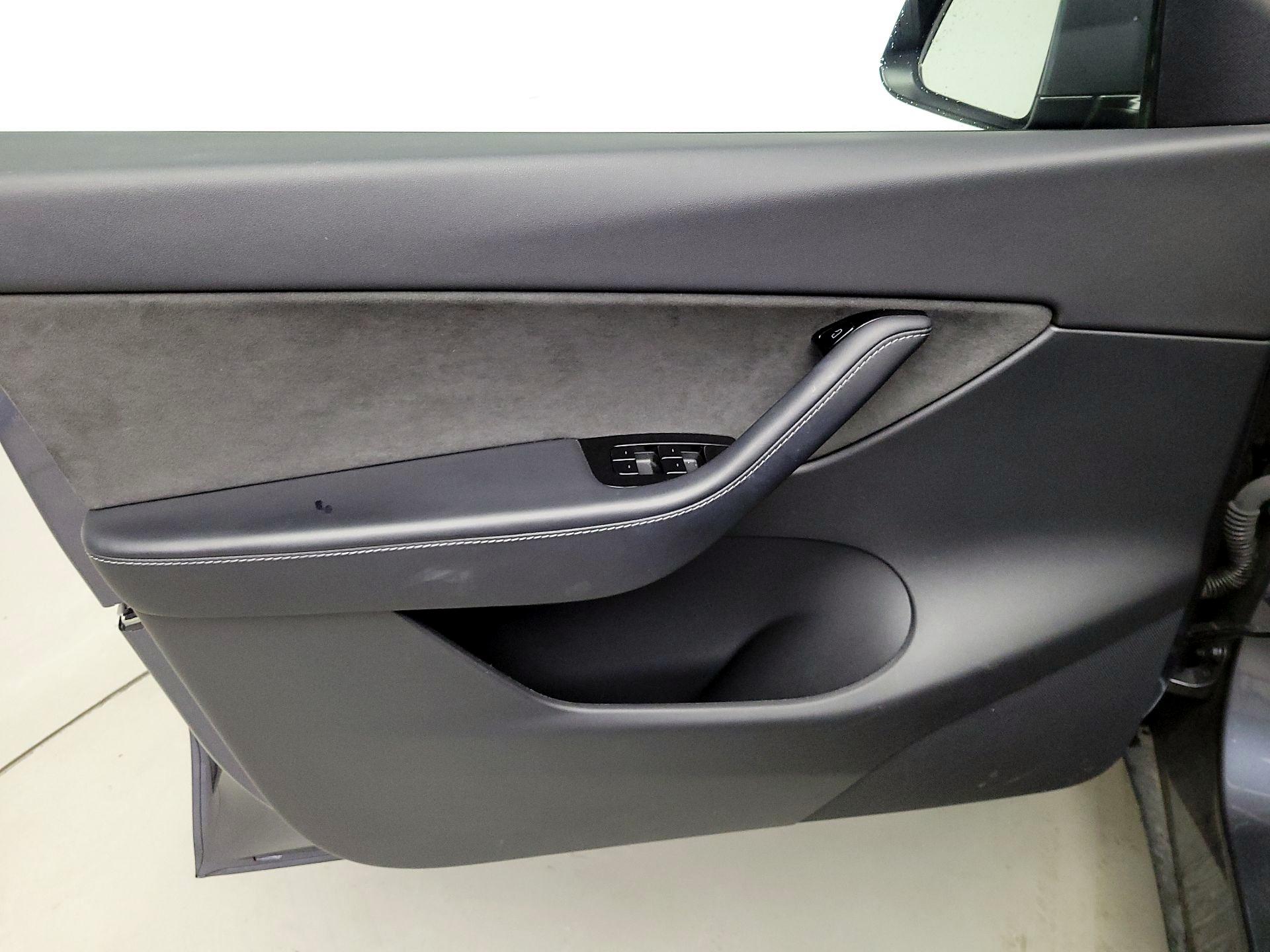 Thumbnail: 2020 Tesla Model Y - 12