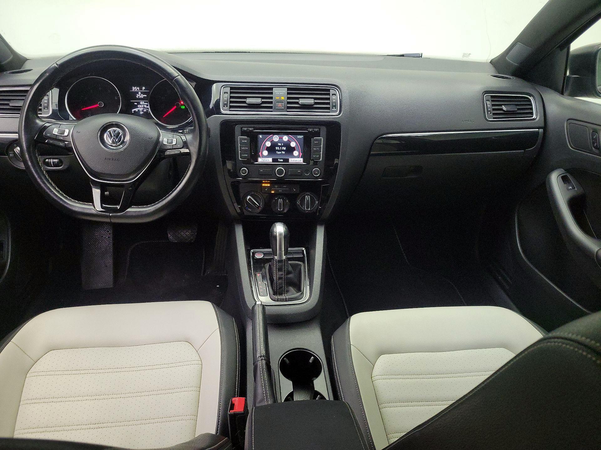 Thumbnail: 2015 Volkswagen Jetta - 9