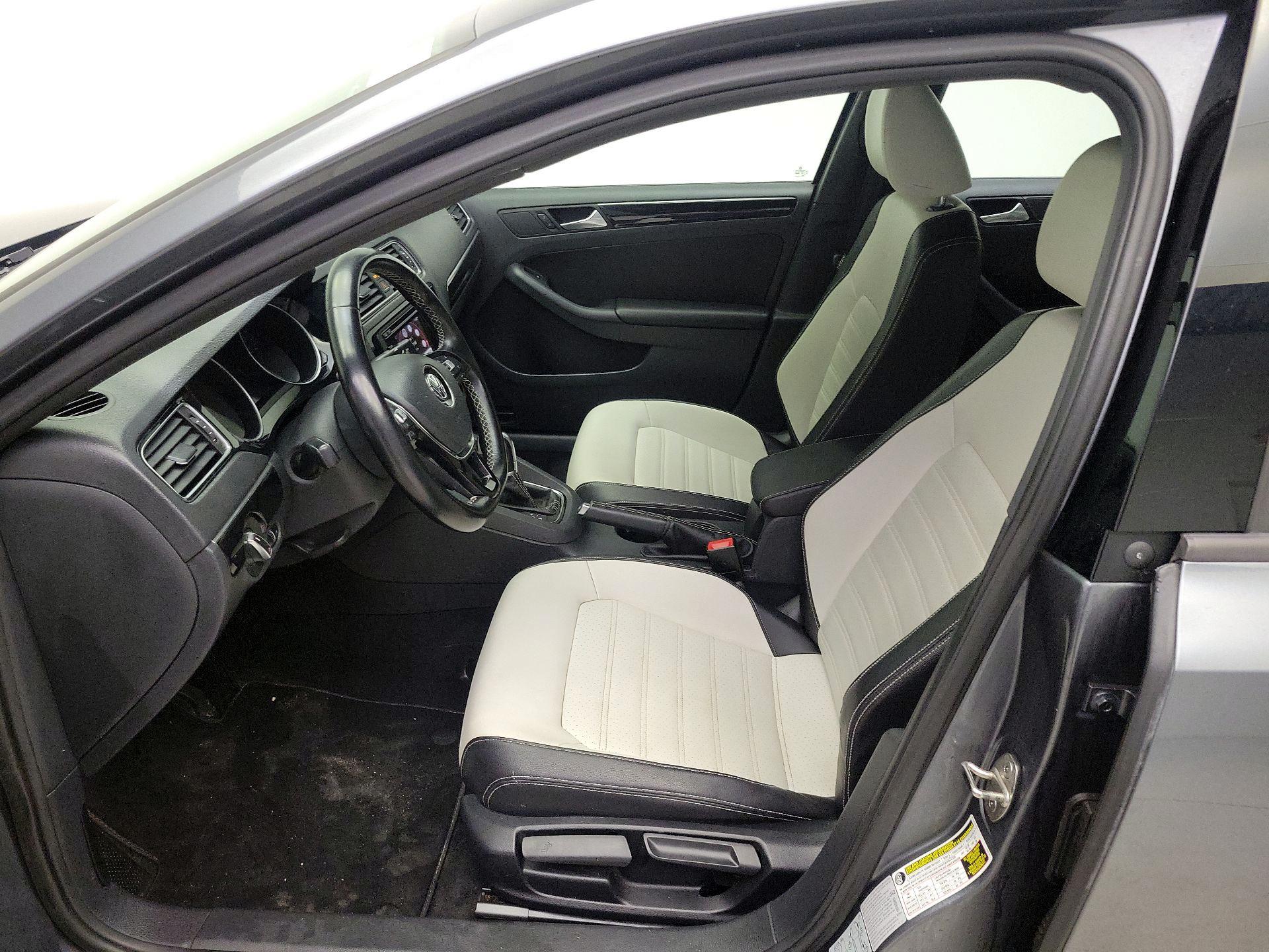 Thumbnail: 2015 Volkswagen Jetta - 11