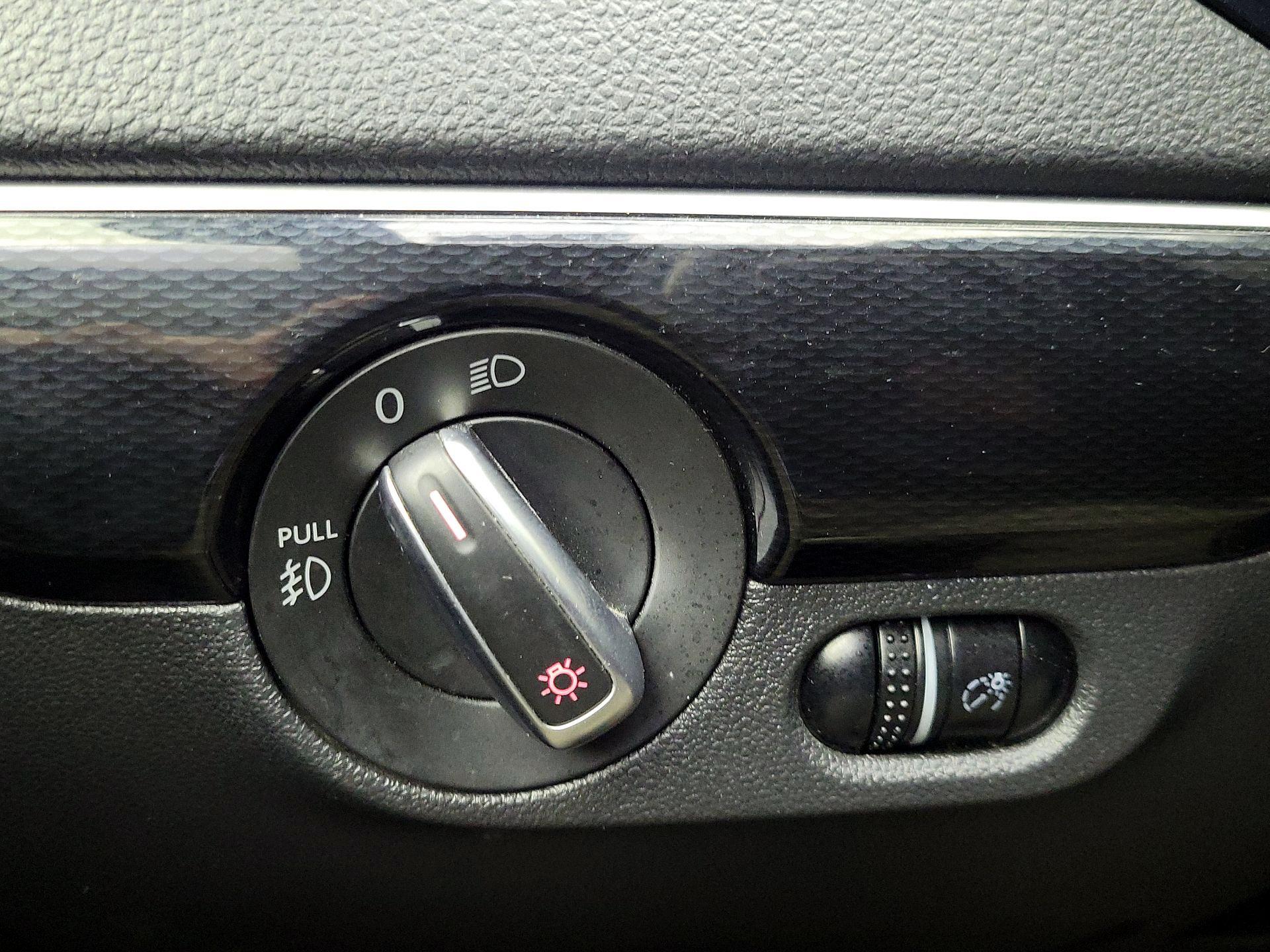 Thumbnail: 2015 Volkswagen Jetta - 13