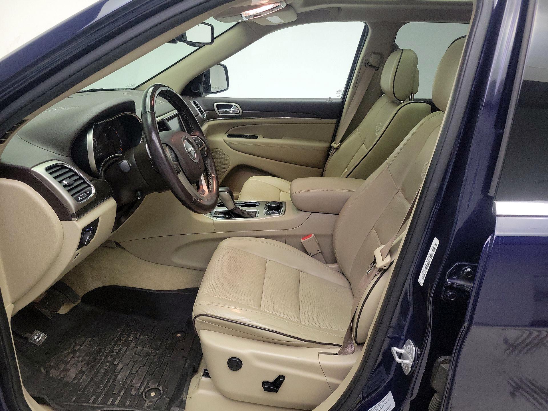 Thumbnail: 2016 Jeep Grand Cherokee - 11