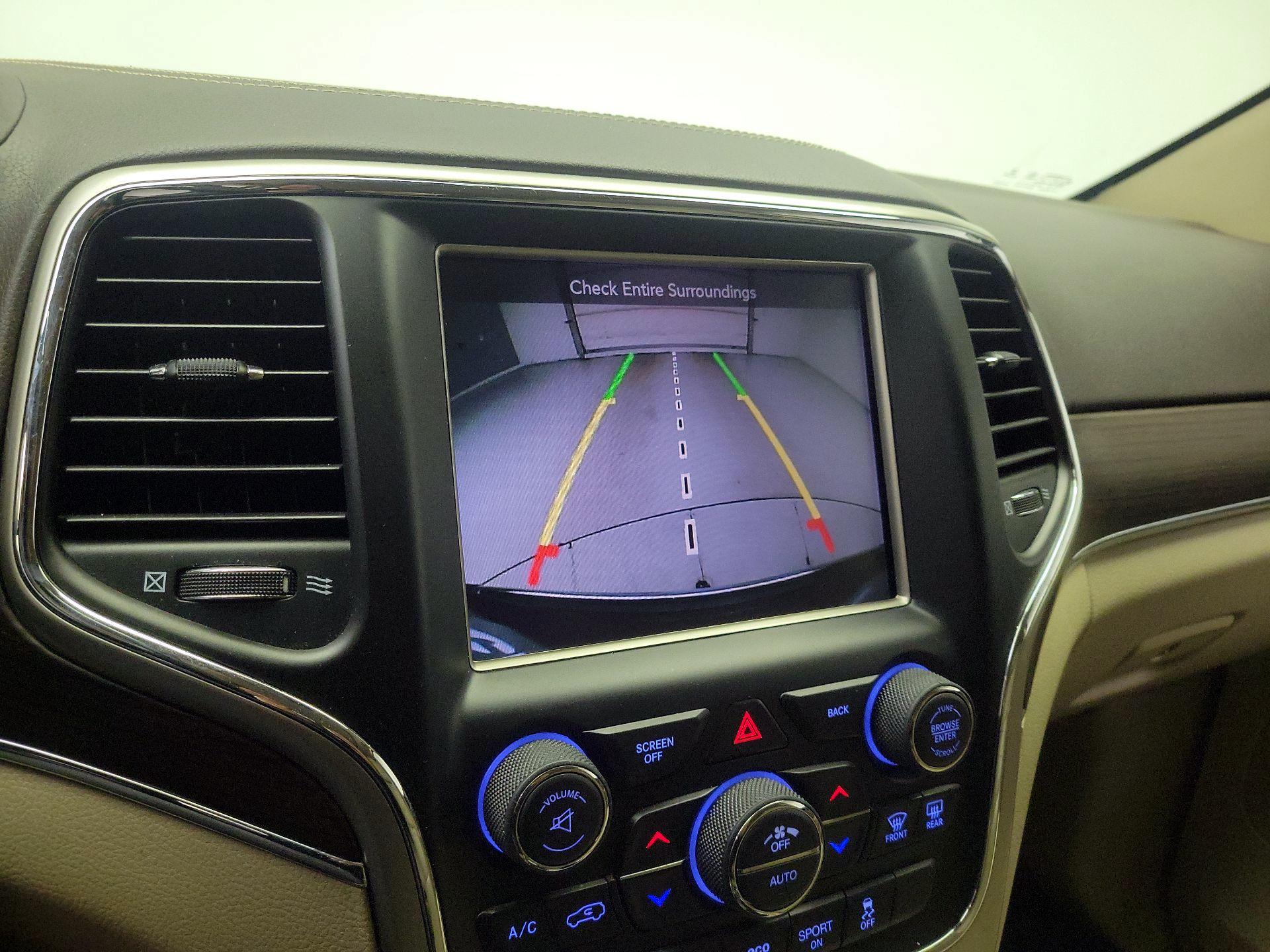 Thumbnail: 2016 Jeep Grand Cherokee - 15