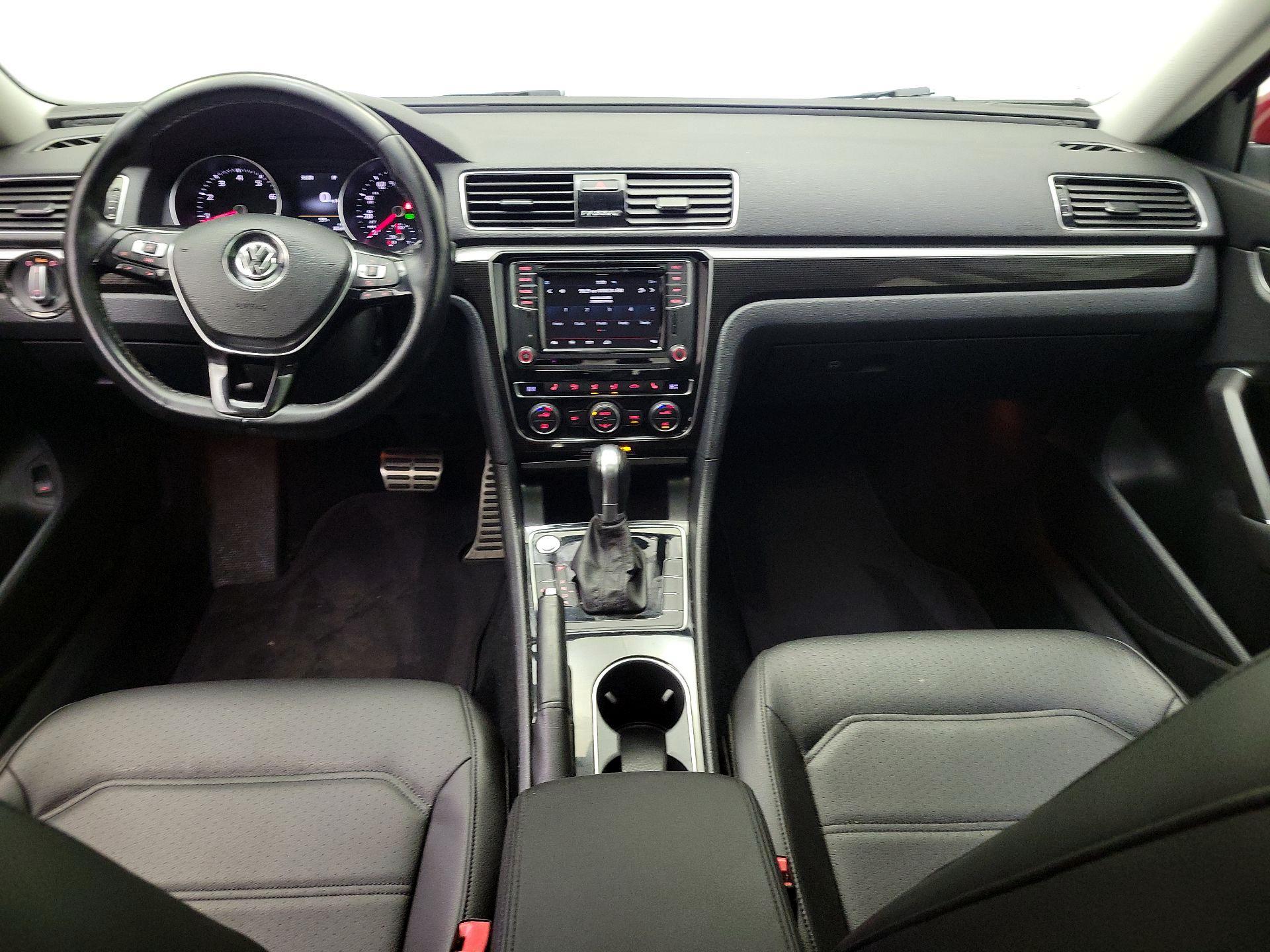 Thumbnail: 2019 Volkswagen Passat - 9