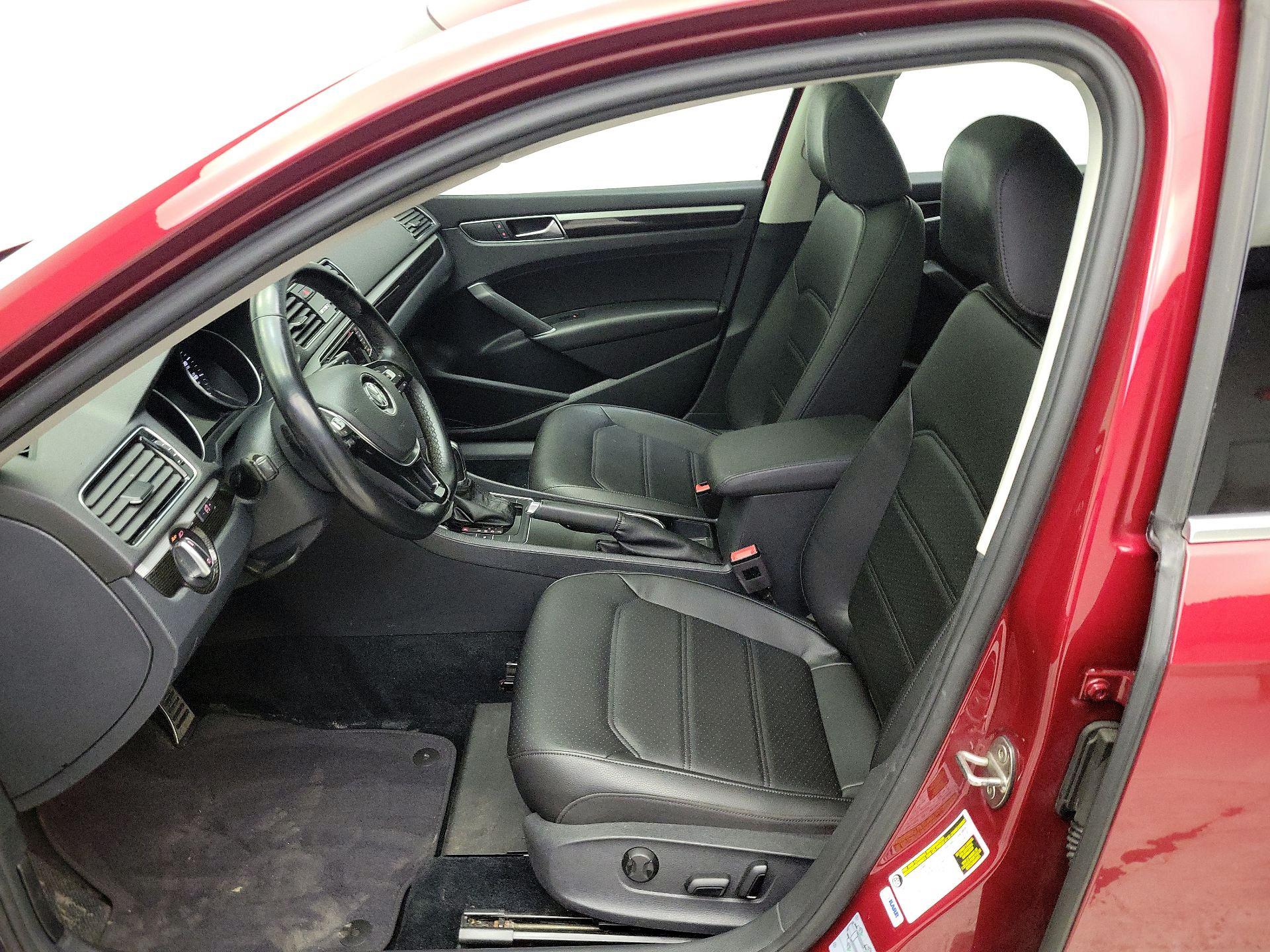 Thumbnail: 2019 Volkswagen Passat - 11