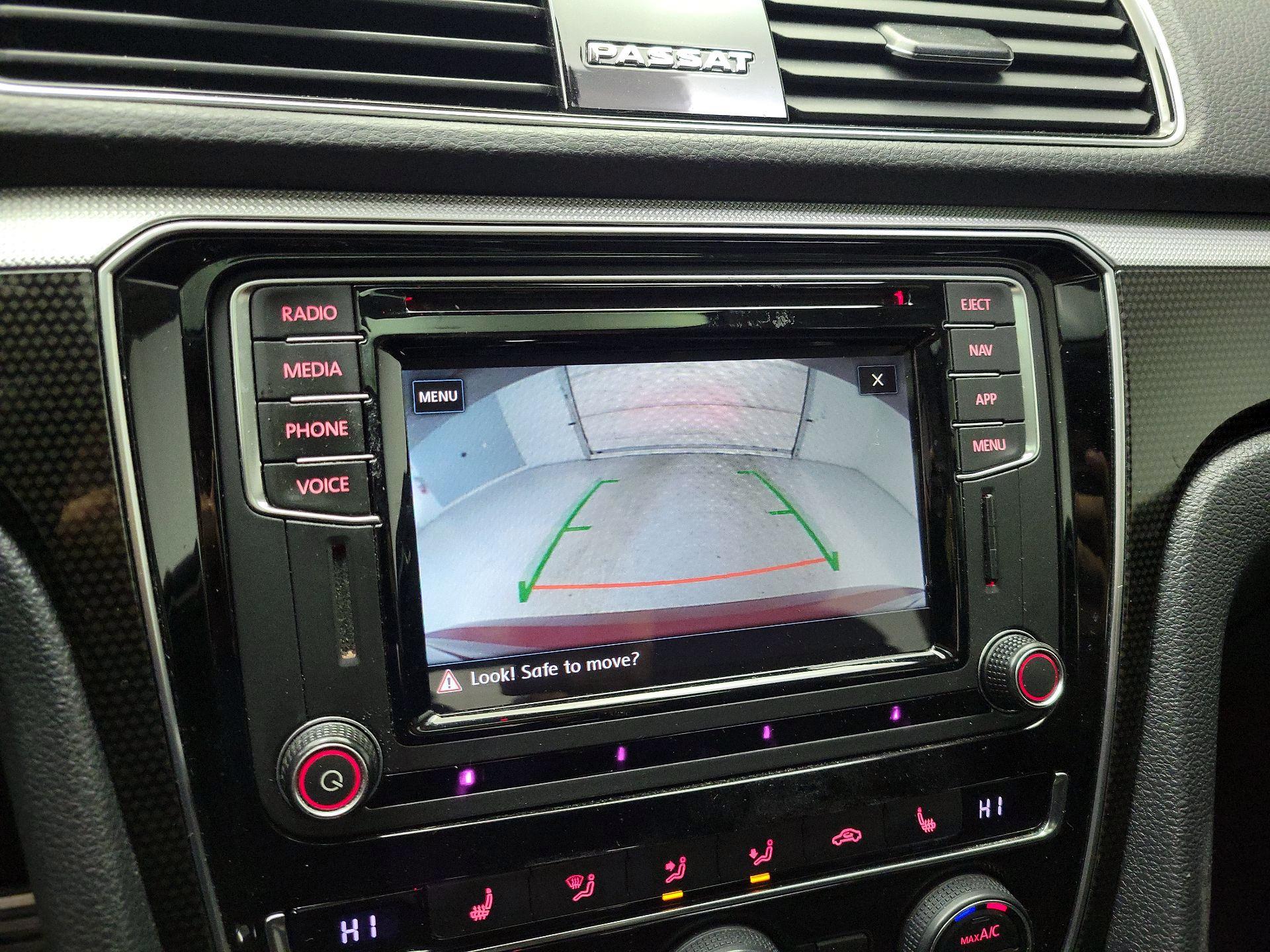 Thumbnail: 2019 Volkswagen Passat - 14