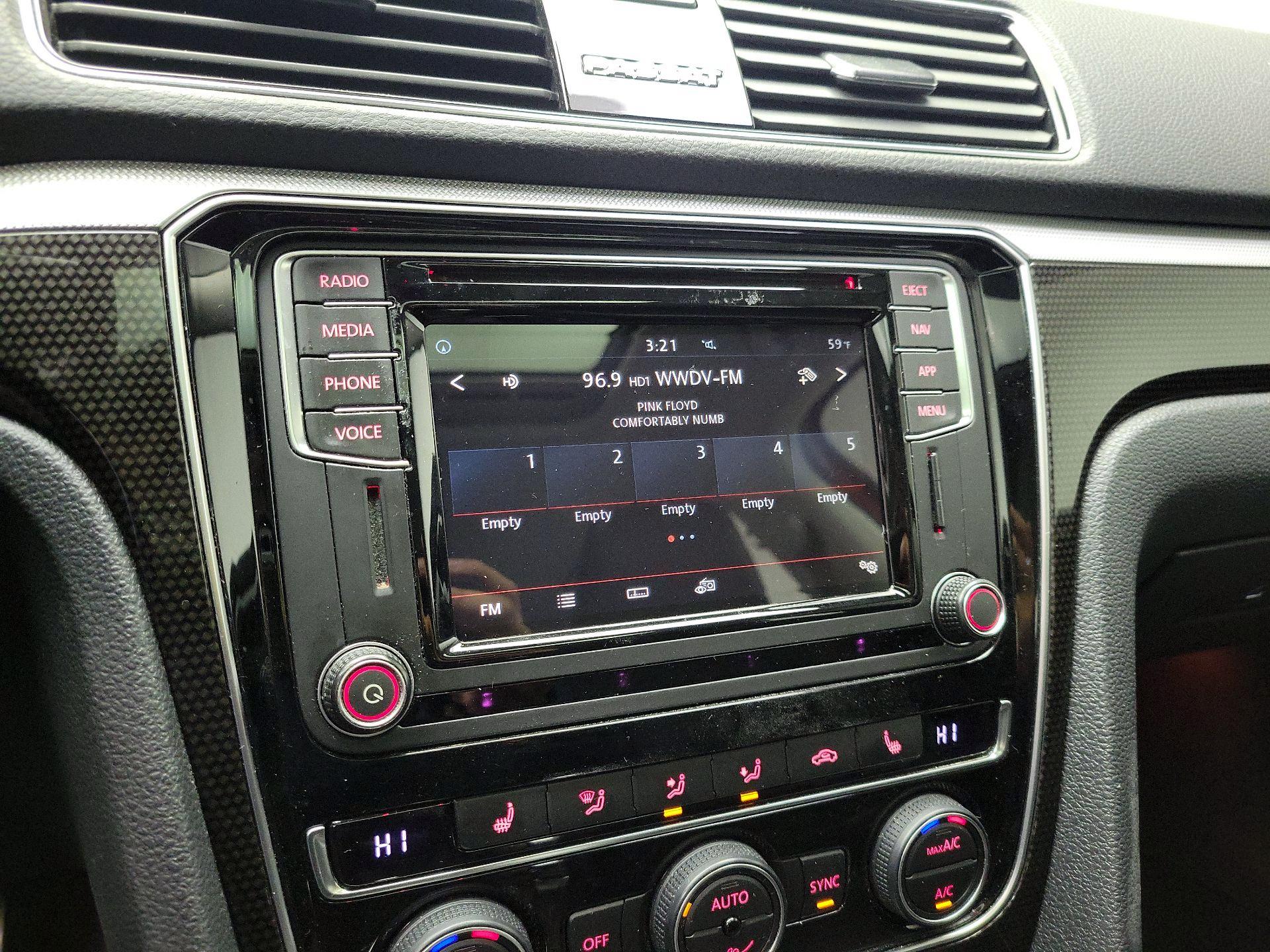 Thumbnail: 2019 Volkswagen Passat - 15