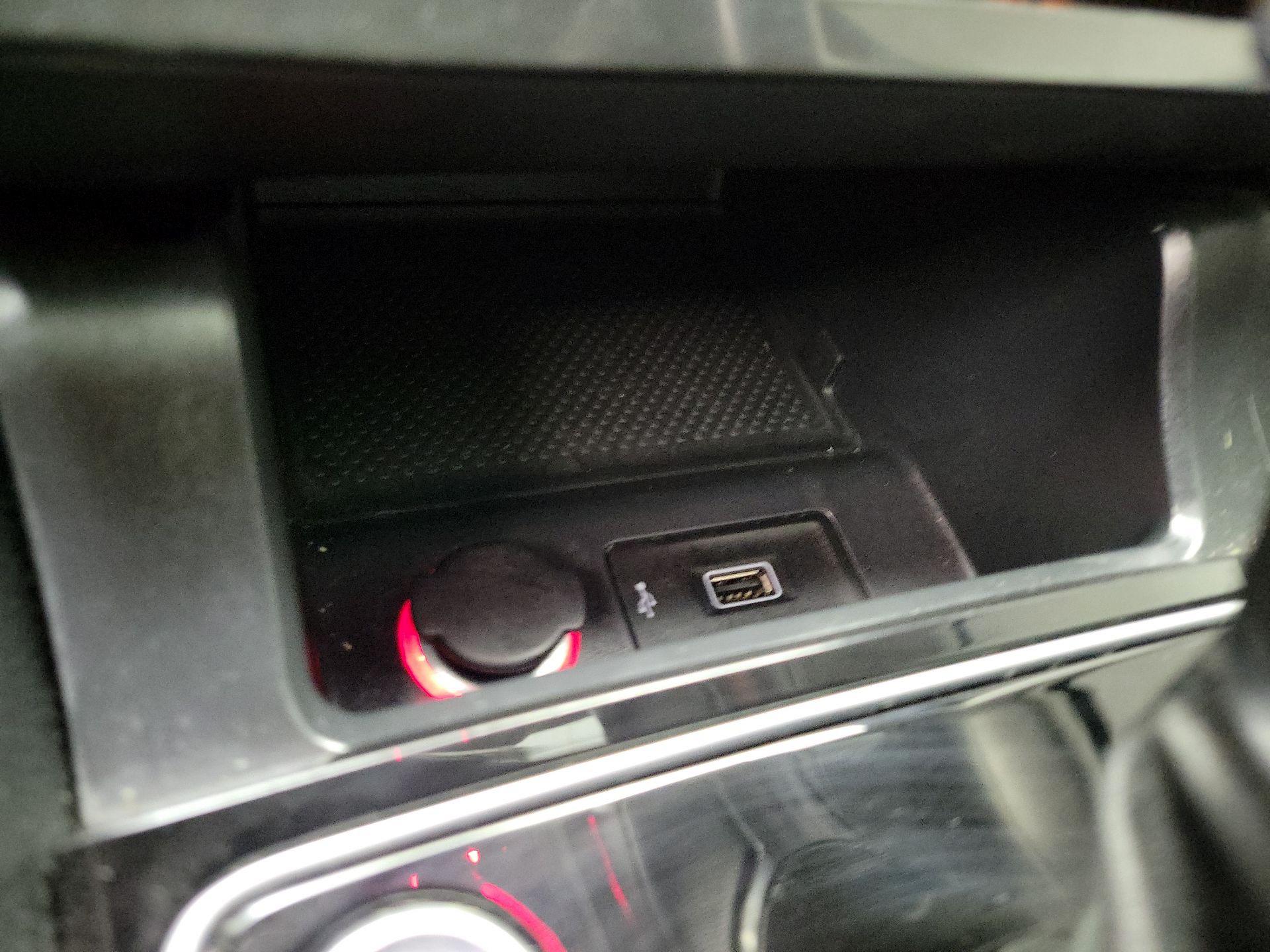 Thumbnail: 2019 Volkswagen Passat - 18