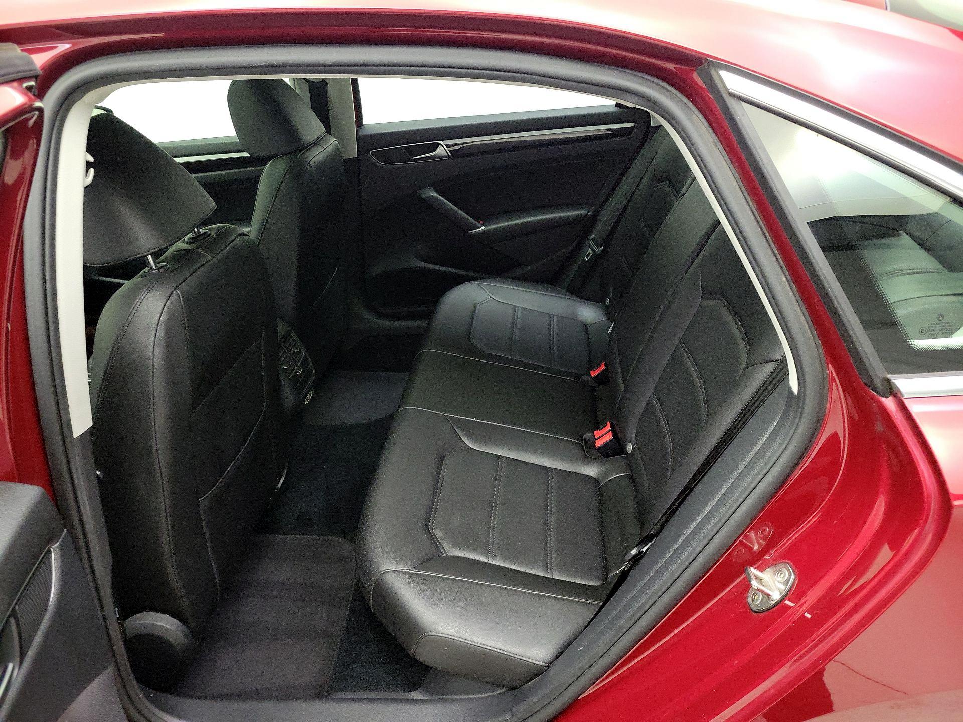 Thumbnail: 2019 Volkswagen Passat - 20