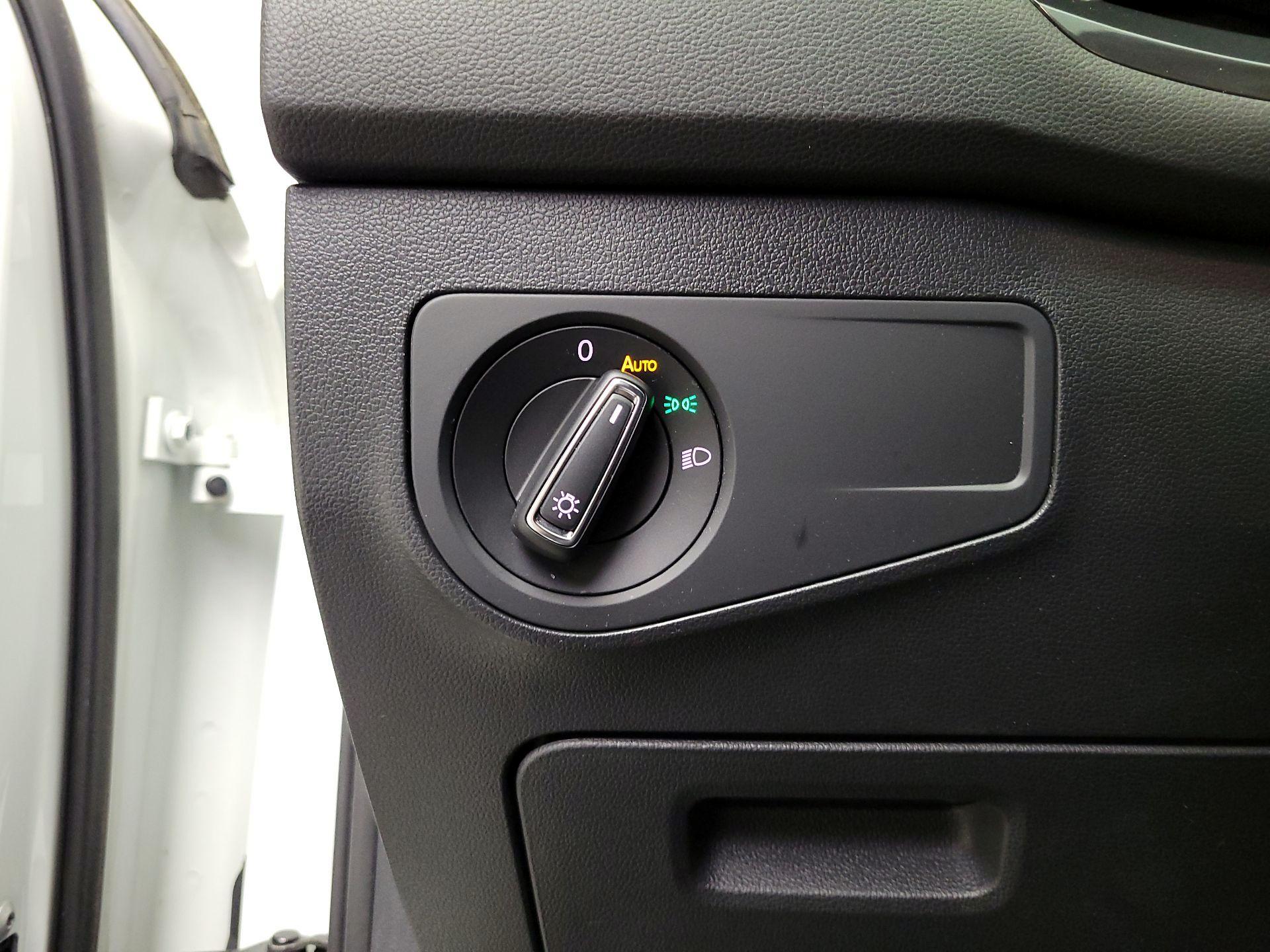 Thumbnail: 2020 Volkswagen Tiguan - 13