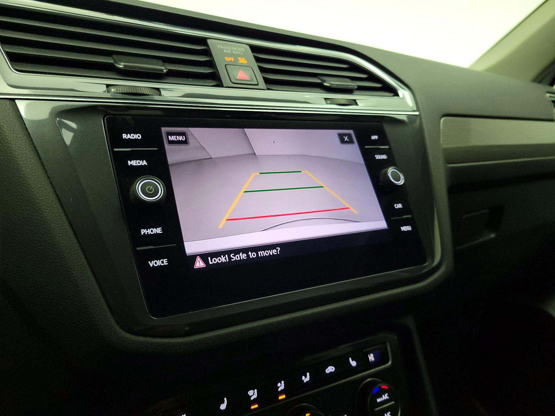 Thumbnail: 2020 Volkswagen Tiguan - 14