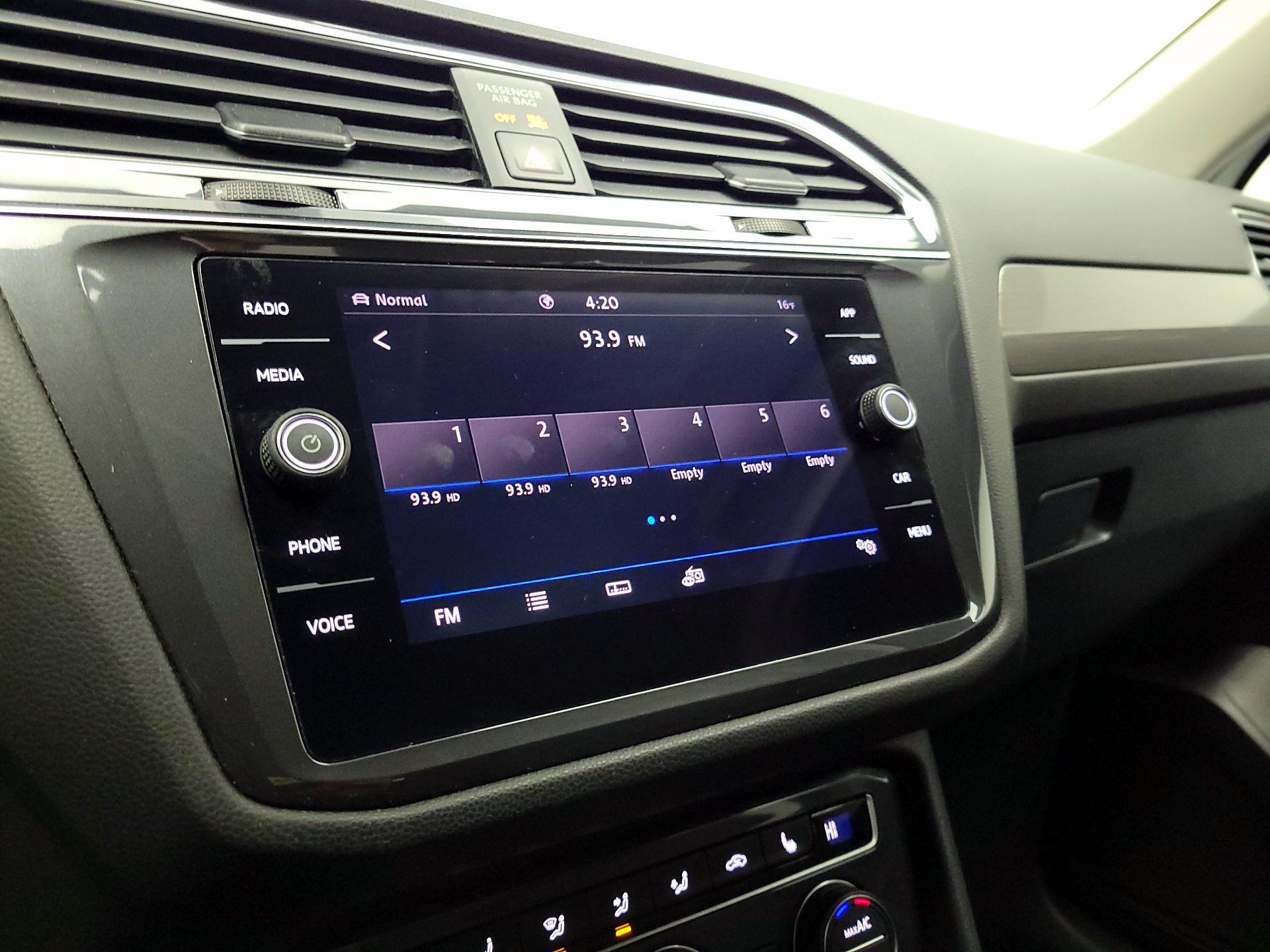 Thumbnail: 2020 Volkswagen Tiguan - 15