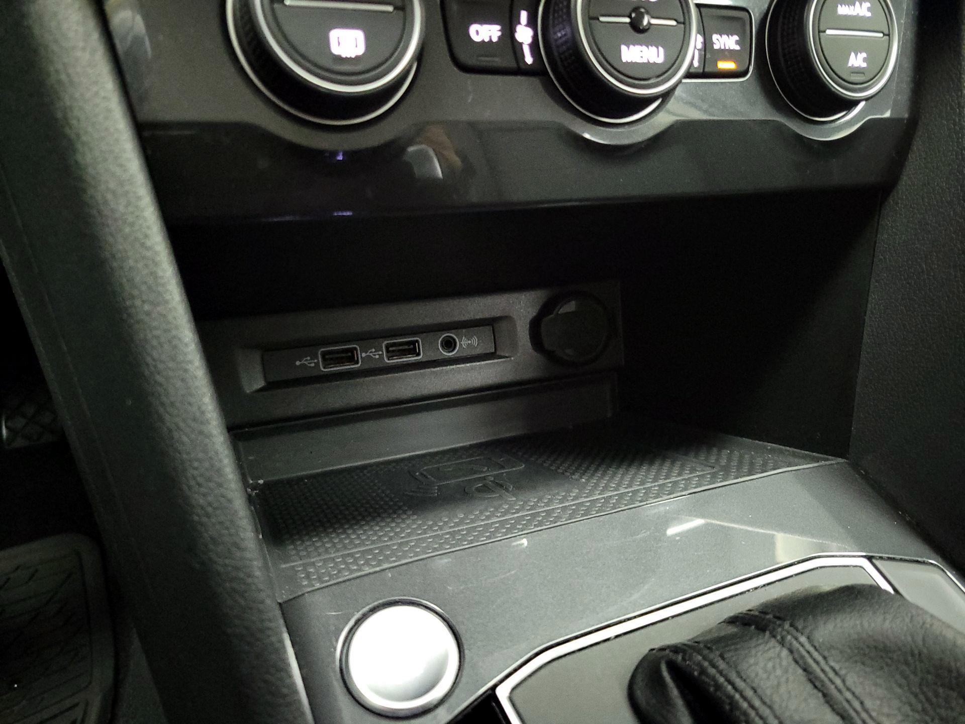 Thumbnail: 2020 Volkswagen Tiguan - 18