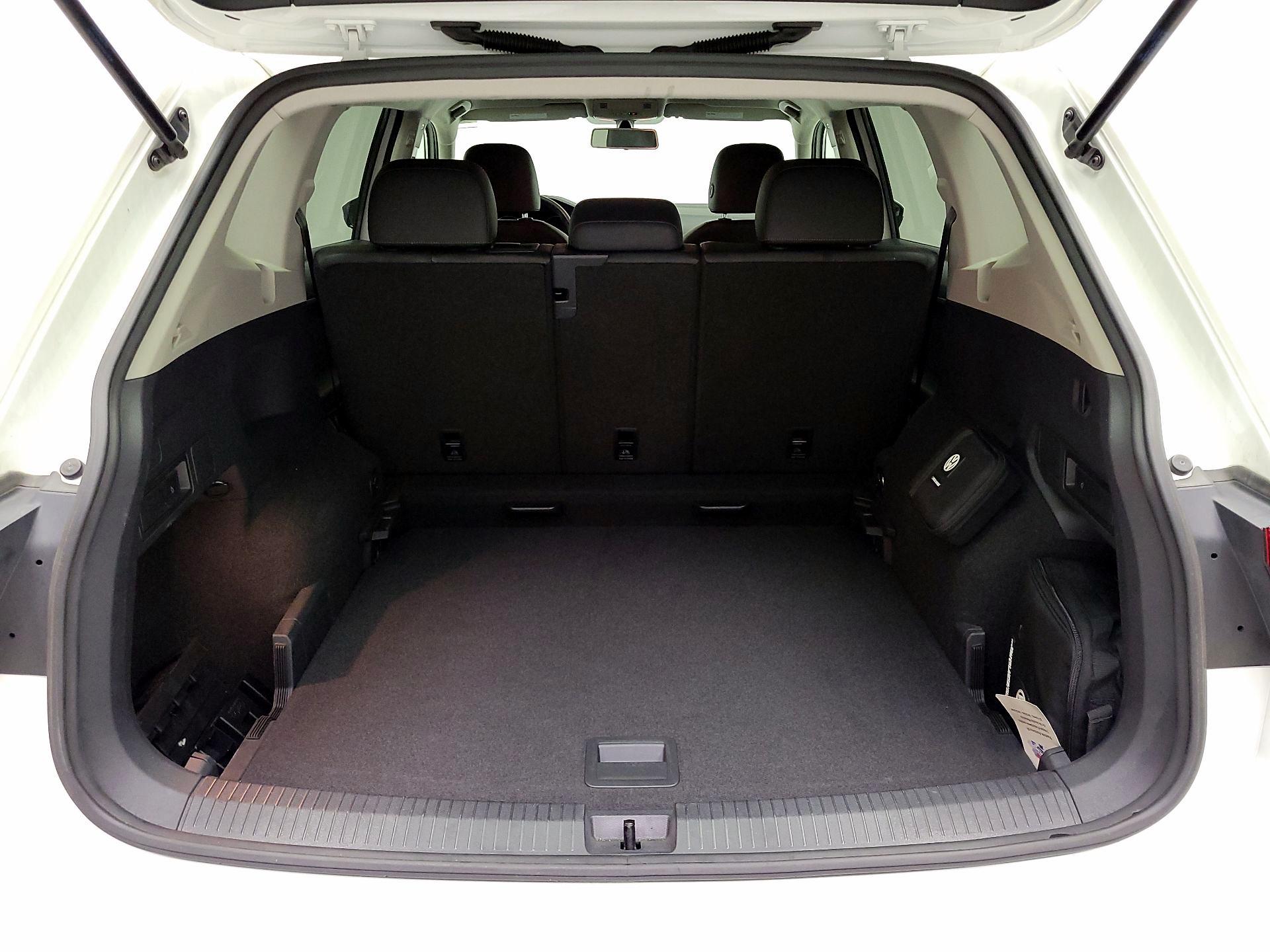 Thumbnail: 2020 Volkswagen Tiguan - 20