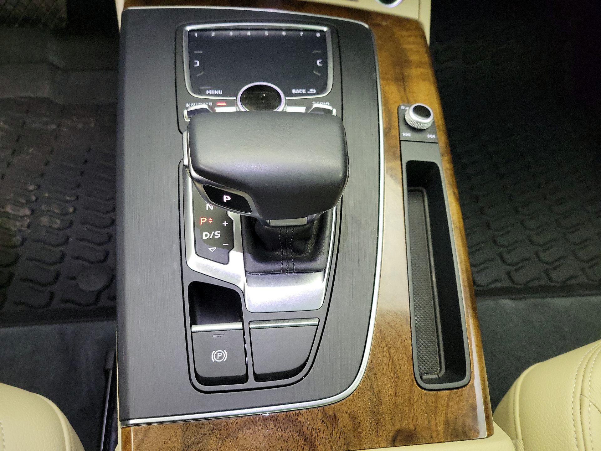 Thumbnail: 2018 Audi Q5 - 18