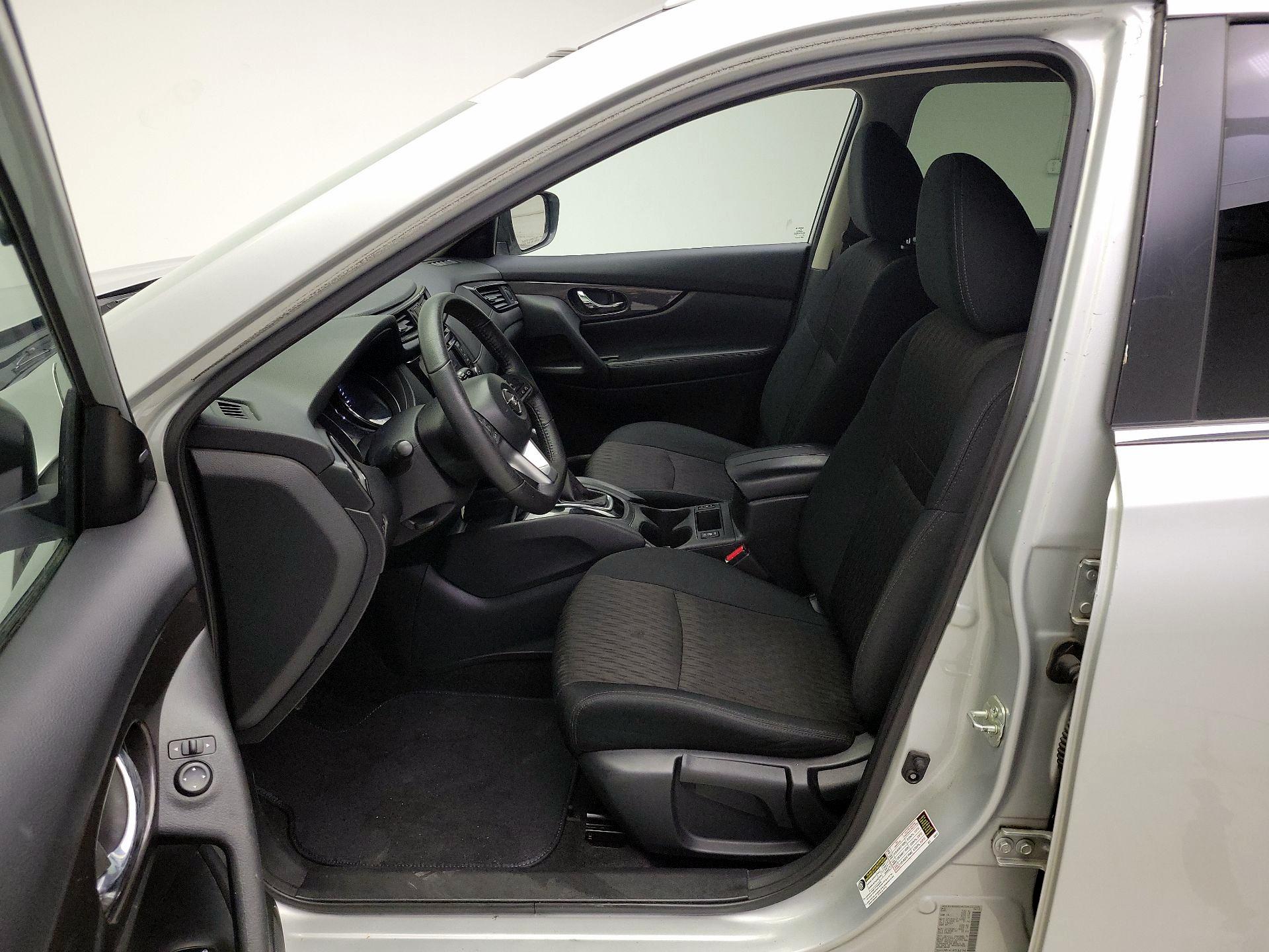 Thumbnail: 2019 Nissan Rogue - 11