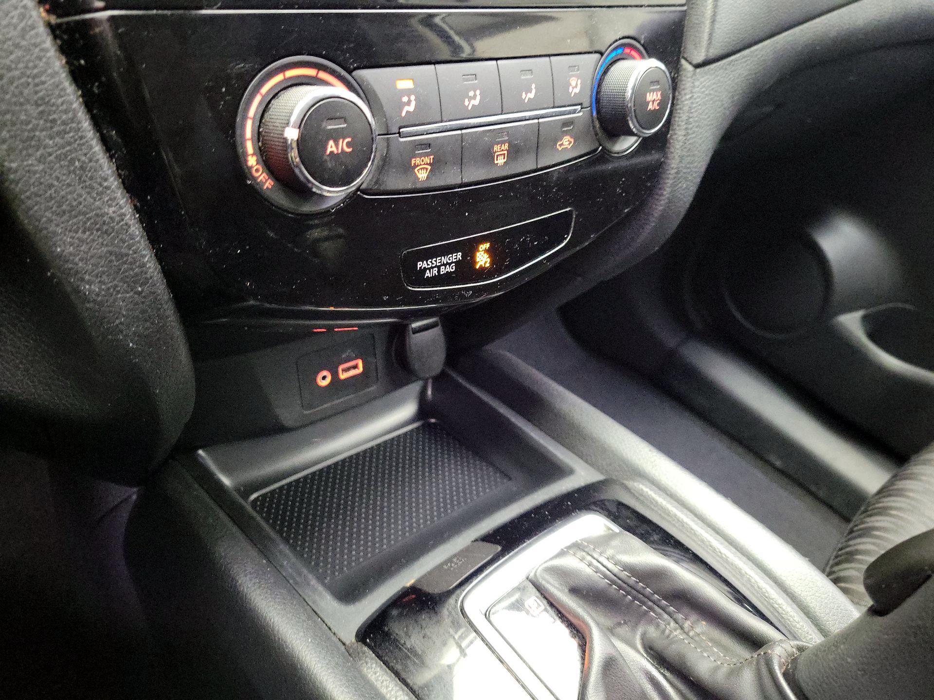 Thumbnail: 2019 Nissan Rogue - 16