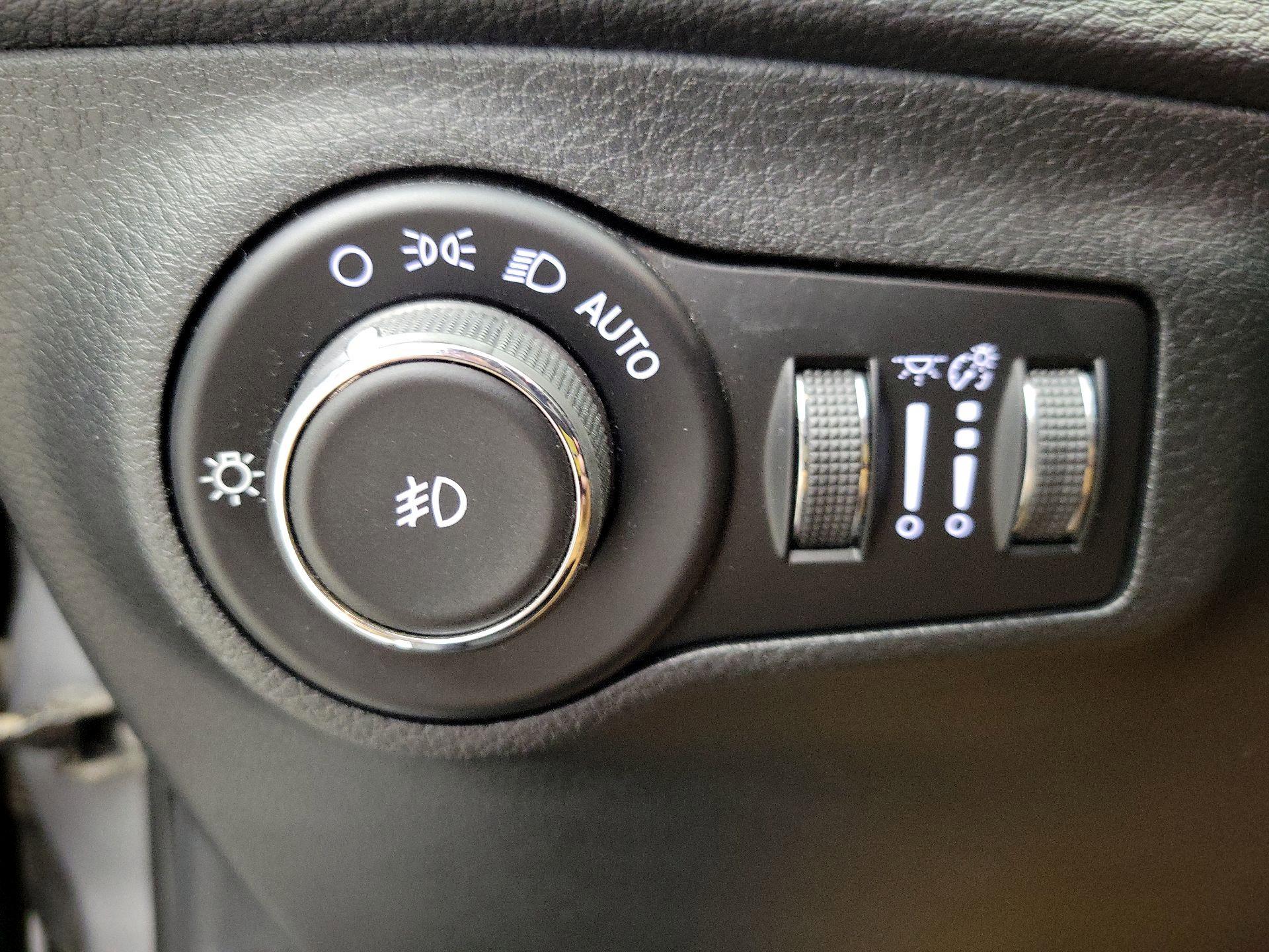 Thumbnail: 2018 Jeep Compass - 13