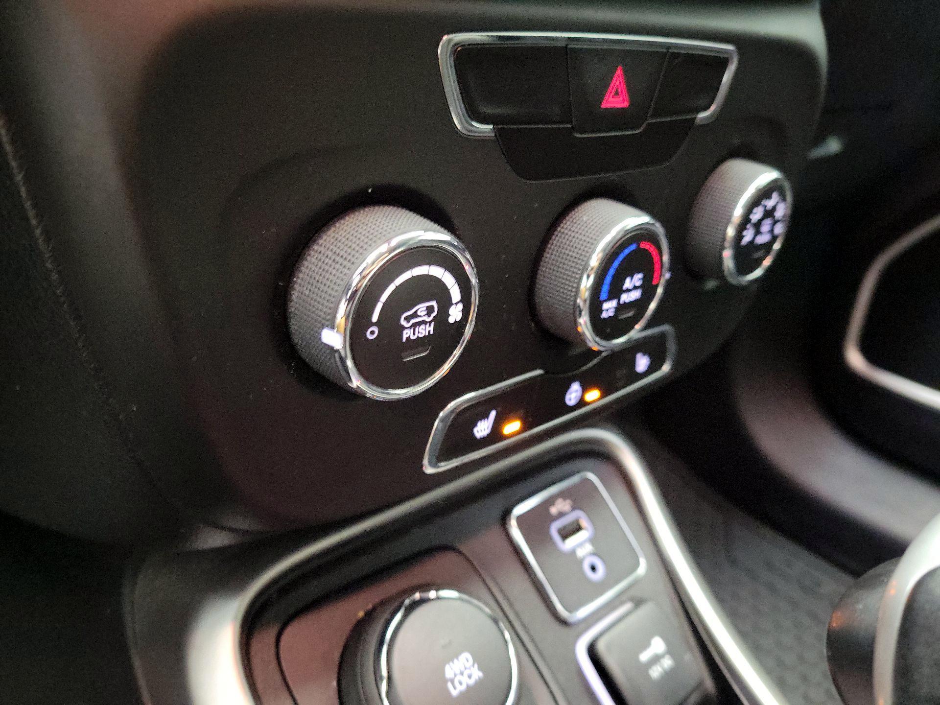 Thumbnail: 2018 Jeep Compass - 16