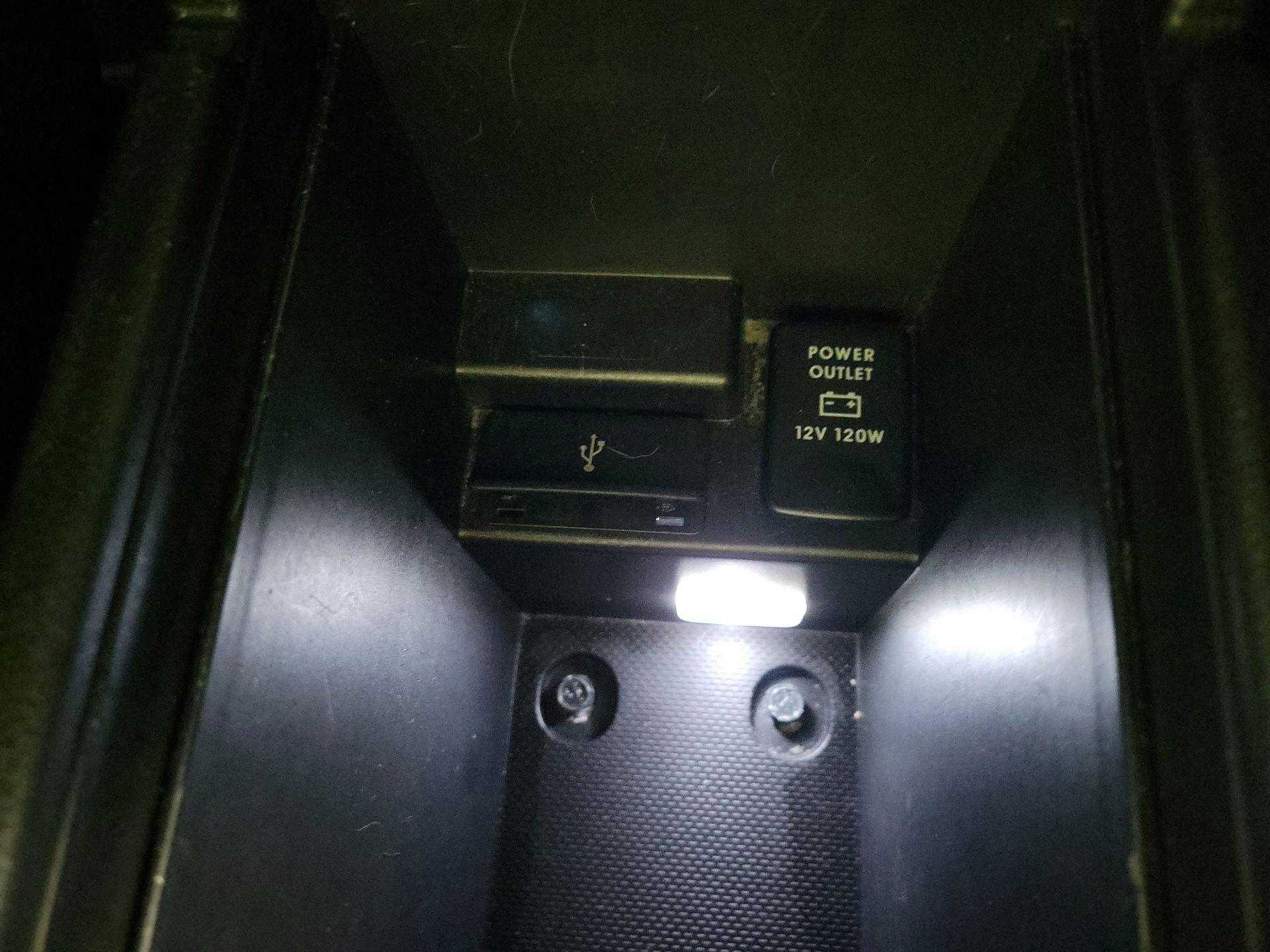 Thumbnail: 2017 Mitsubishi Outlander - 18