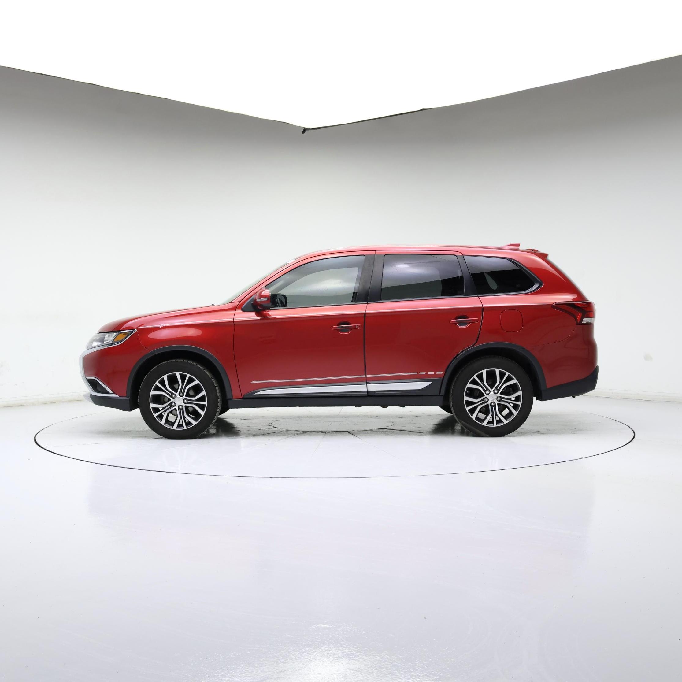 Thumbnail: 2017 Mitsubishi Outlander - 3