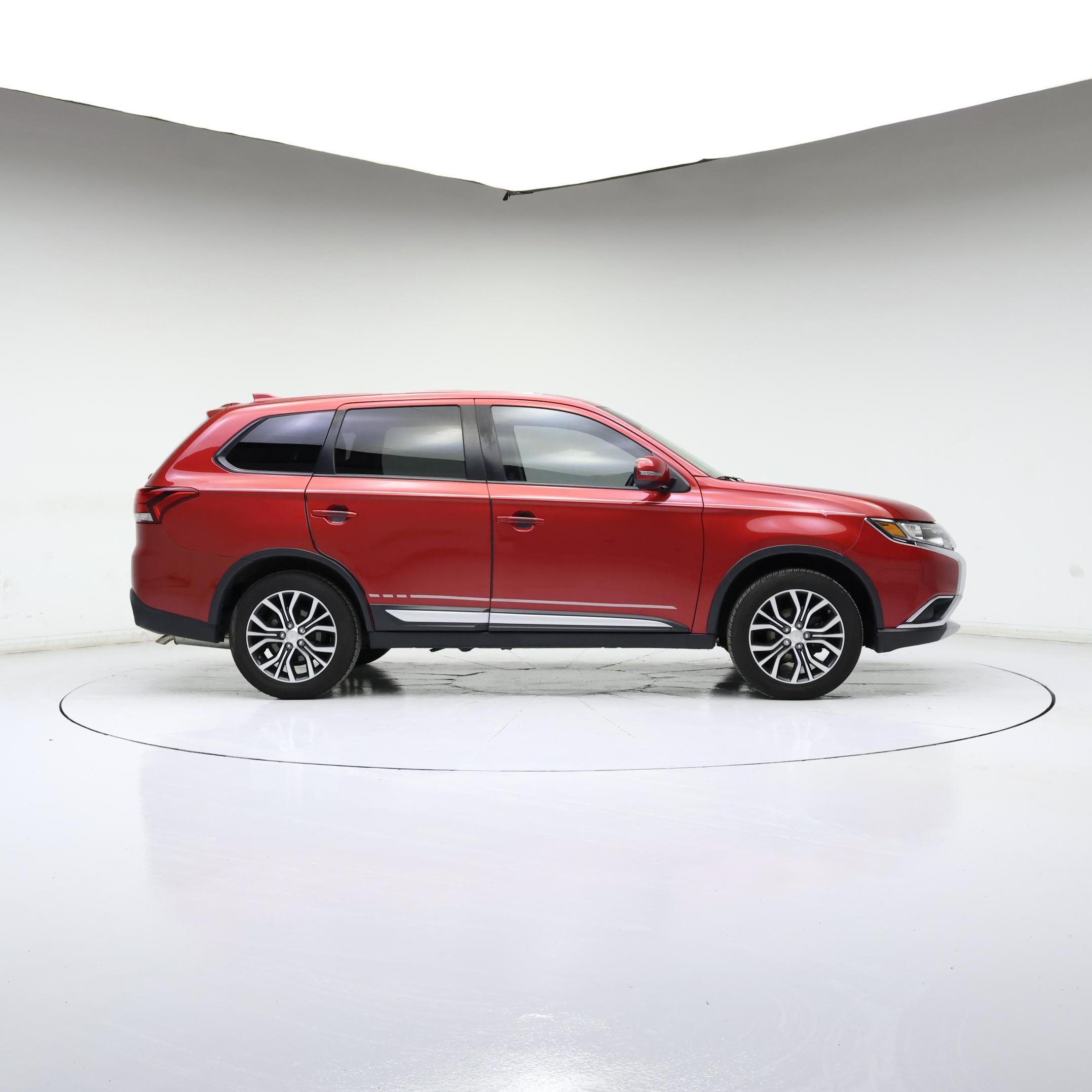 Thumbnail: 2017 Mitsubishi Outlander - 7