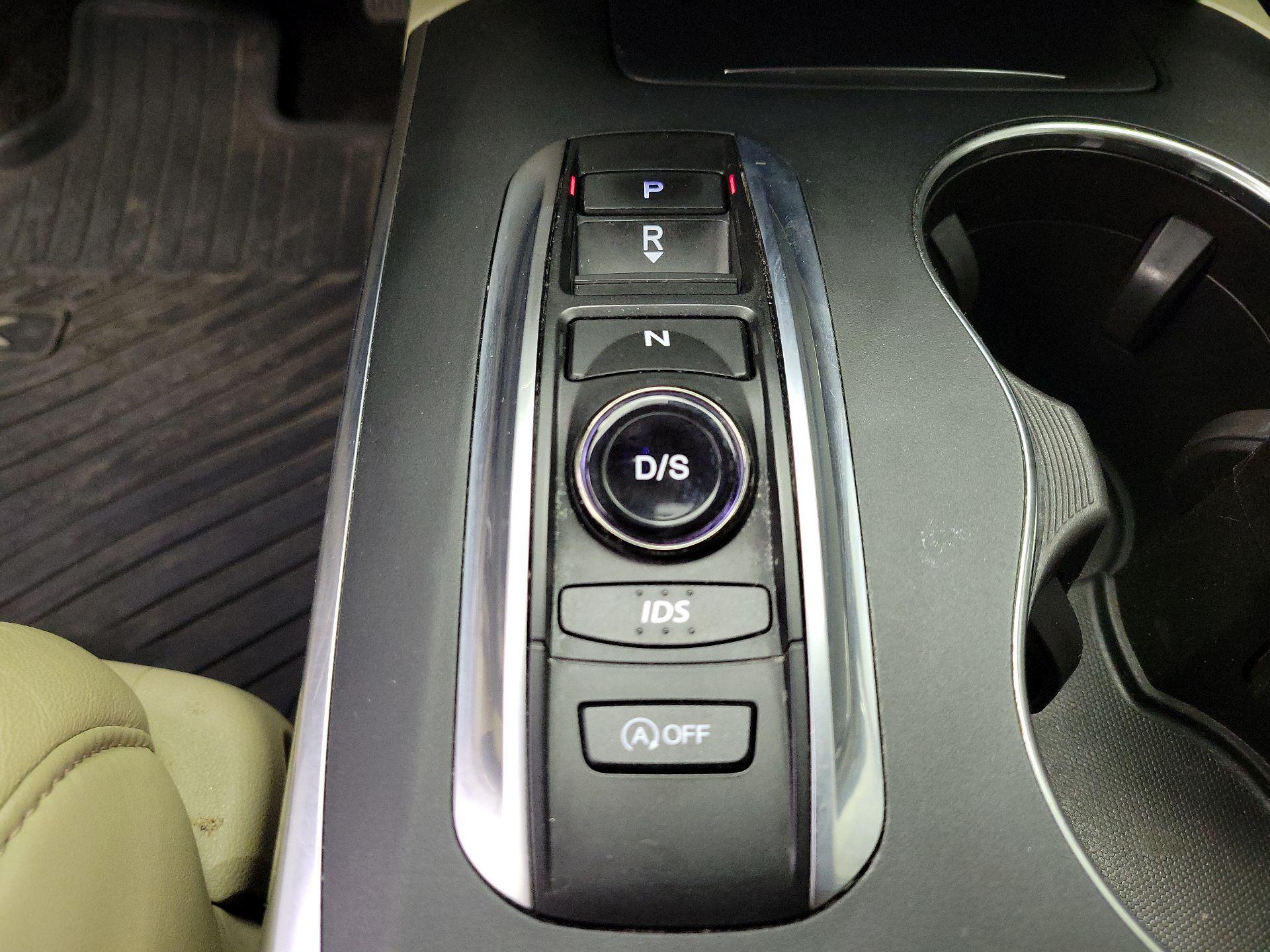 Thumbnail: 2016 Acura MDX - 17