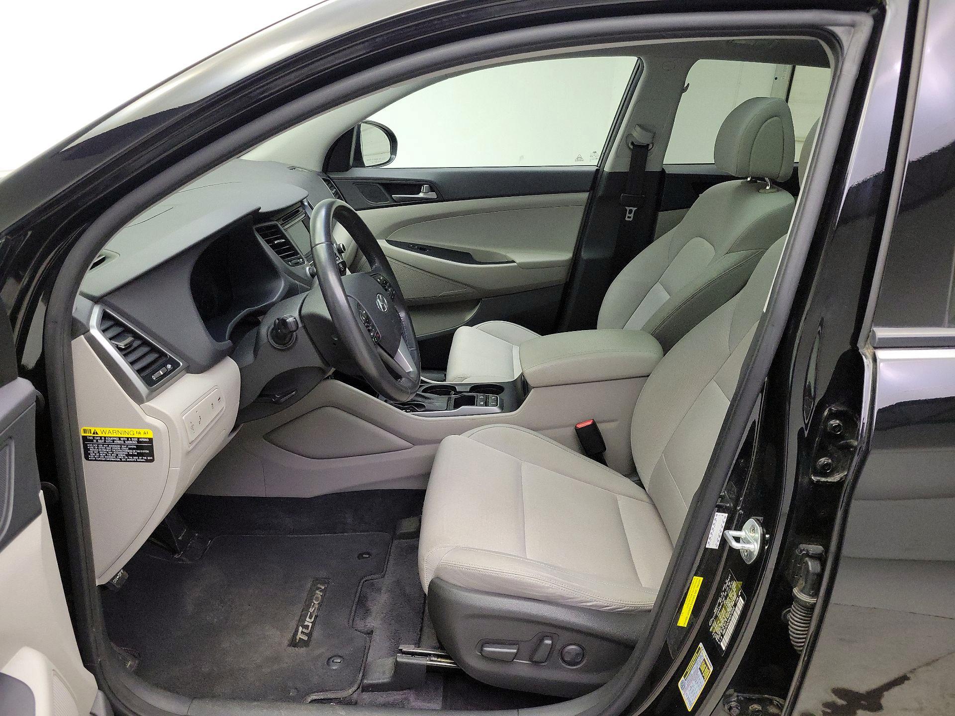 Thumbnail: 2017 Hyundai Tucson - 11