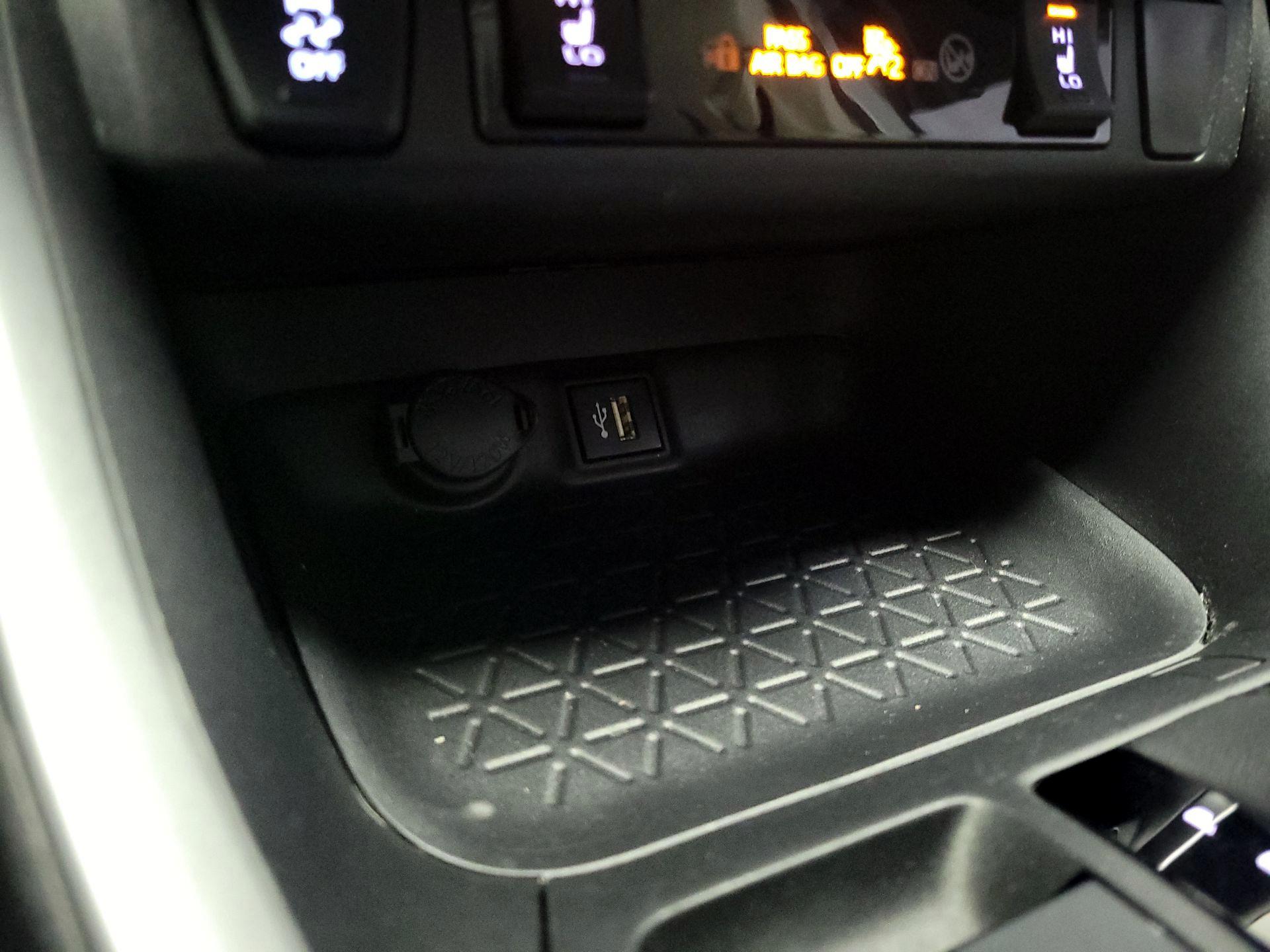 Thumbnail: 2024 Toyota RAV4 - 18