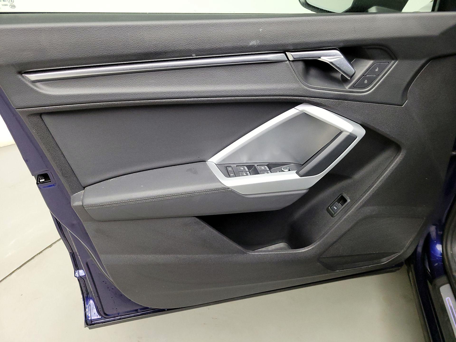 Thumbnail: 2021 Audi Q3 - 12