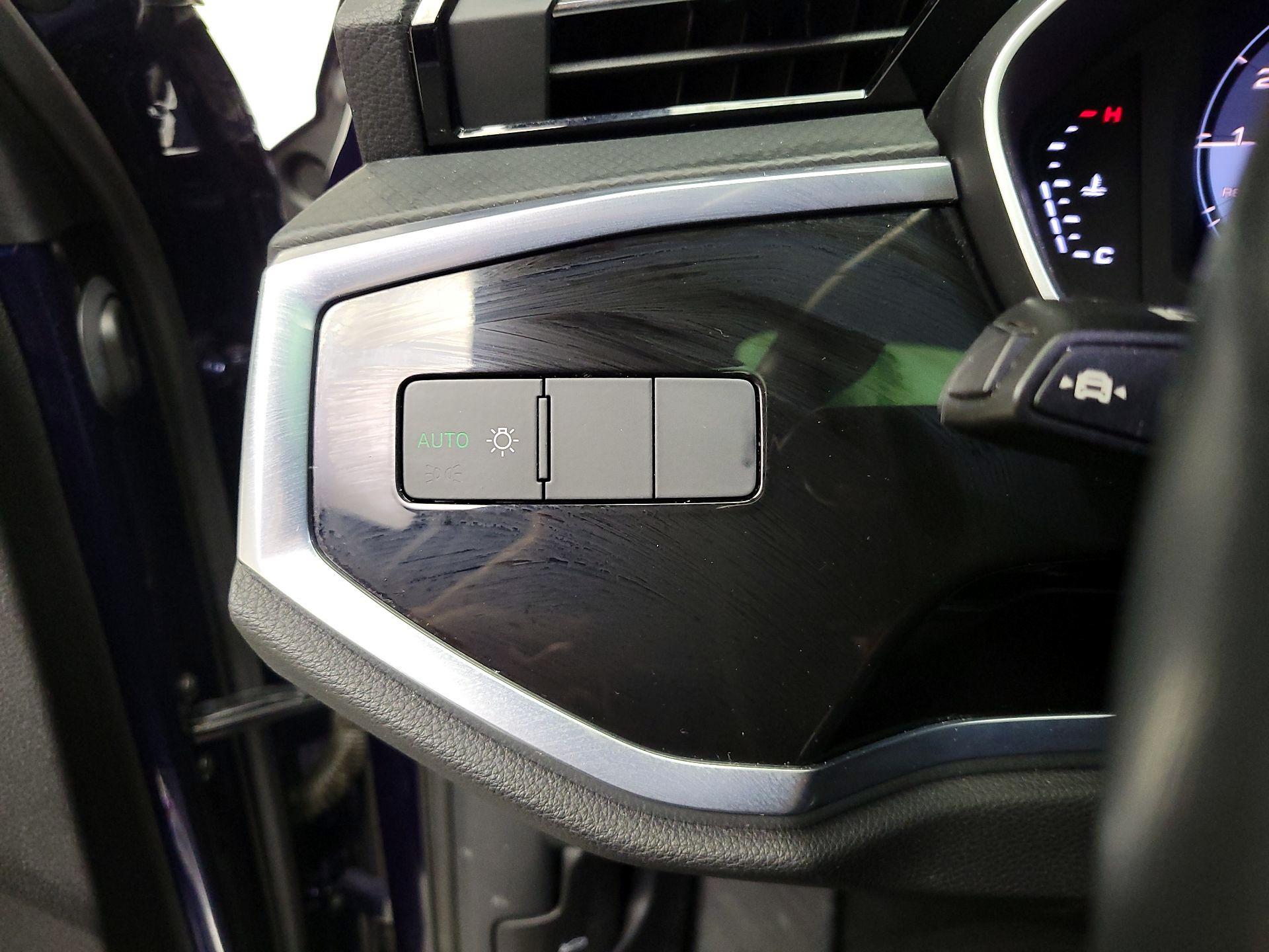 Thumbnail: 2021 Audi Q3 - 13