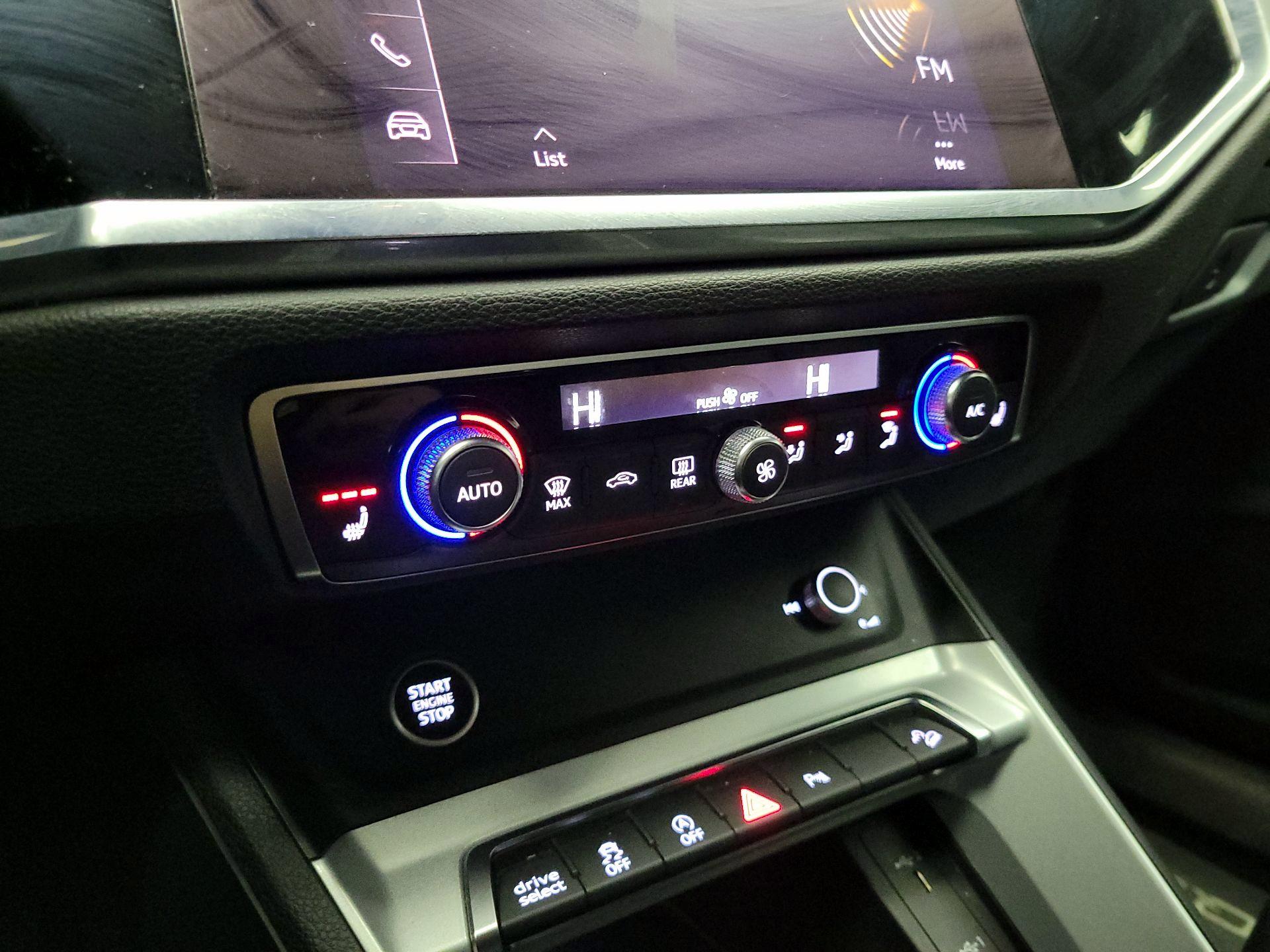 Thumbnail: 2021 Audi Q3 - 16