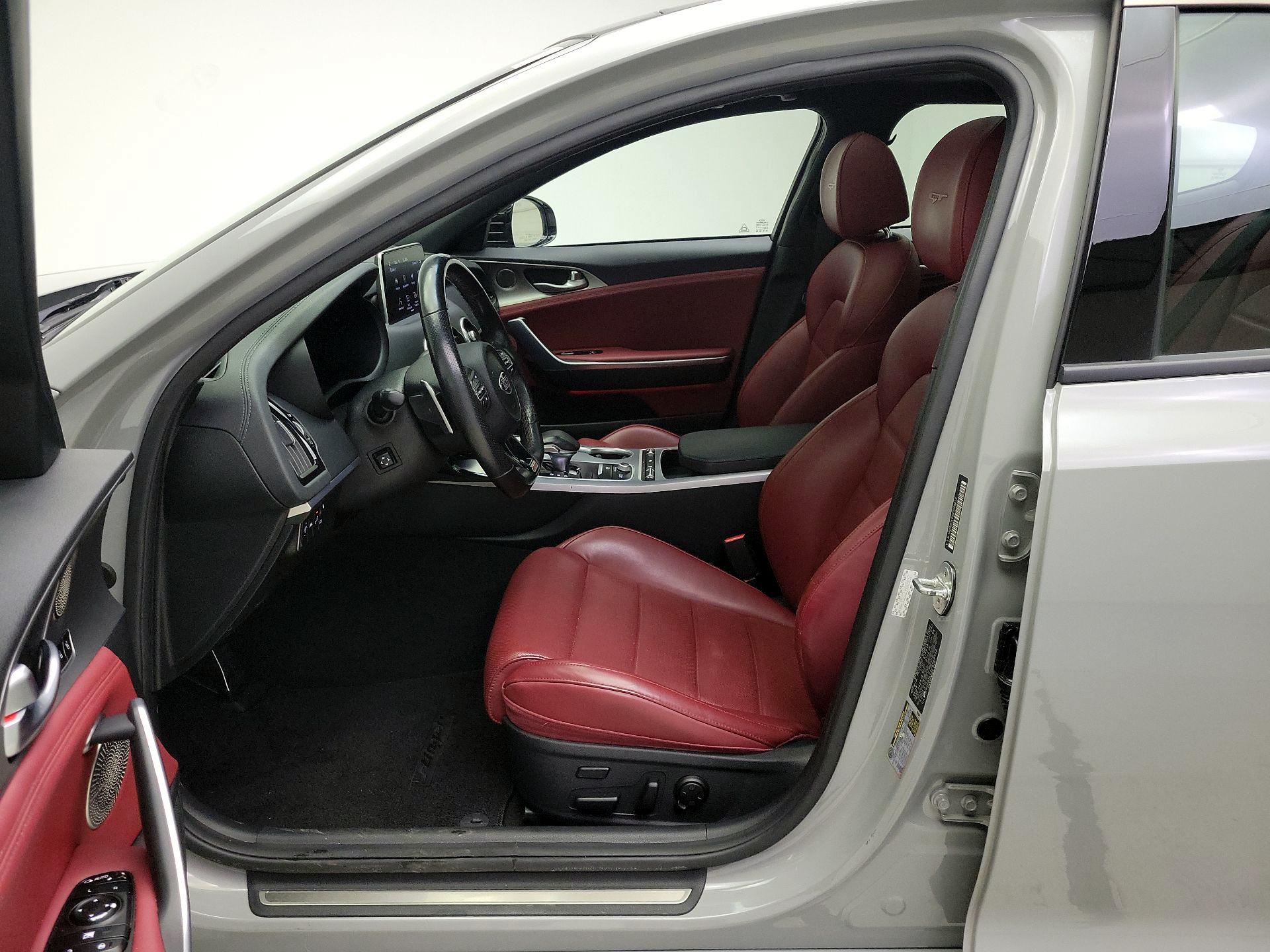 Thumbnail: 2018 Kia Stinger - 11