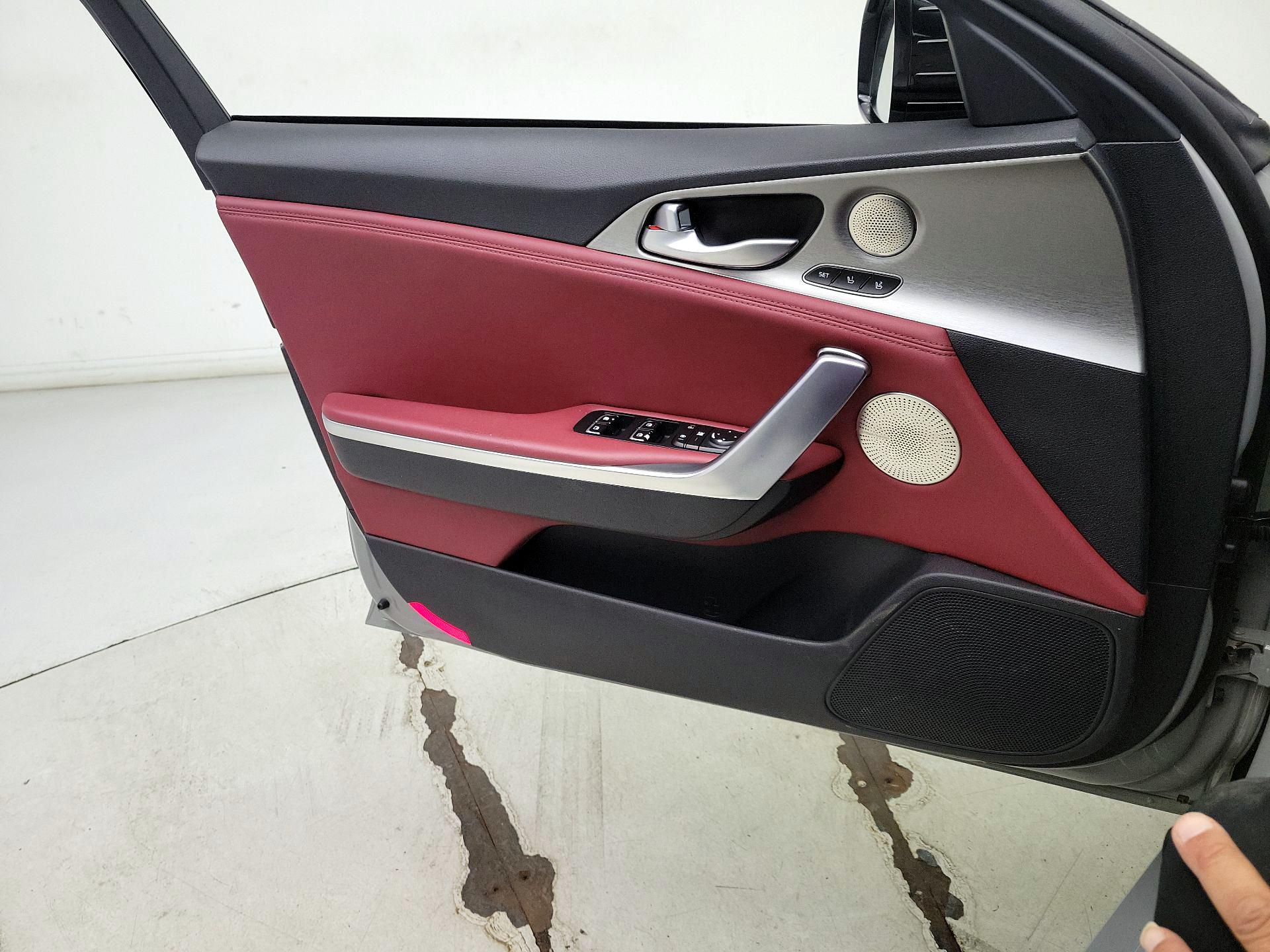 Thumbnail: 2018 Kia Stinger - 12