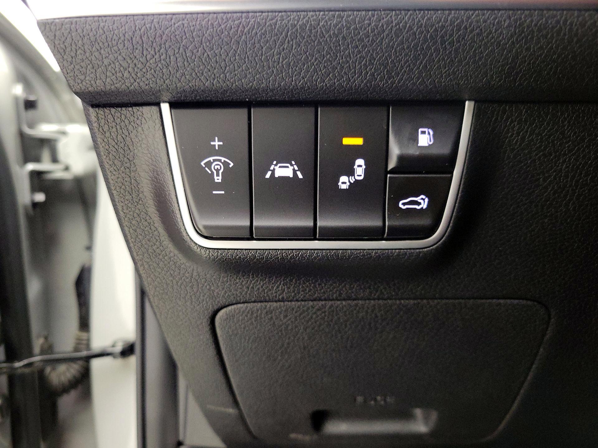 Thumbnail: 2018 Kia Stinger - 13