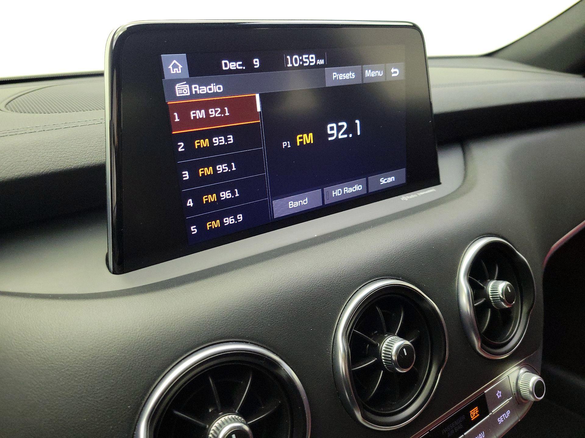 Thumbnail: 2018 Kia Stinger - 16