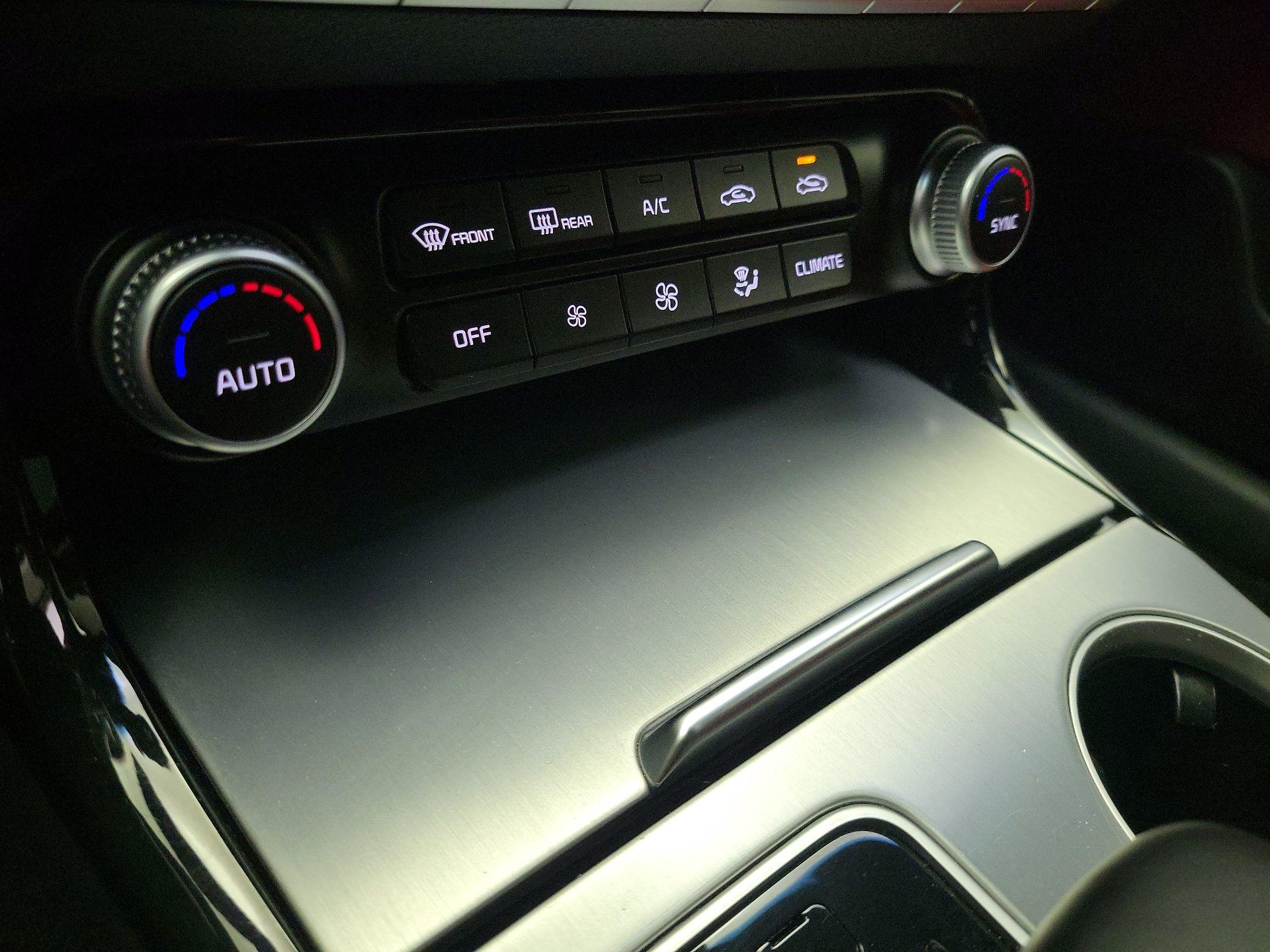 Thumbnail: 2018 Kia Stinger - 17