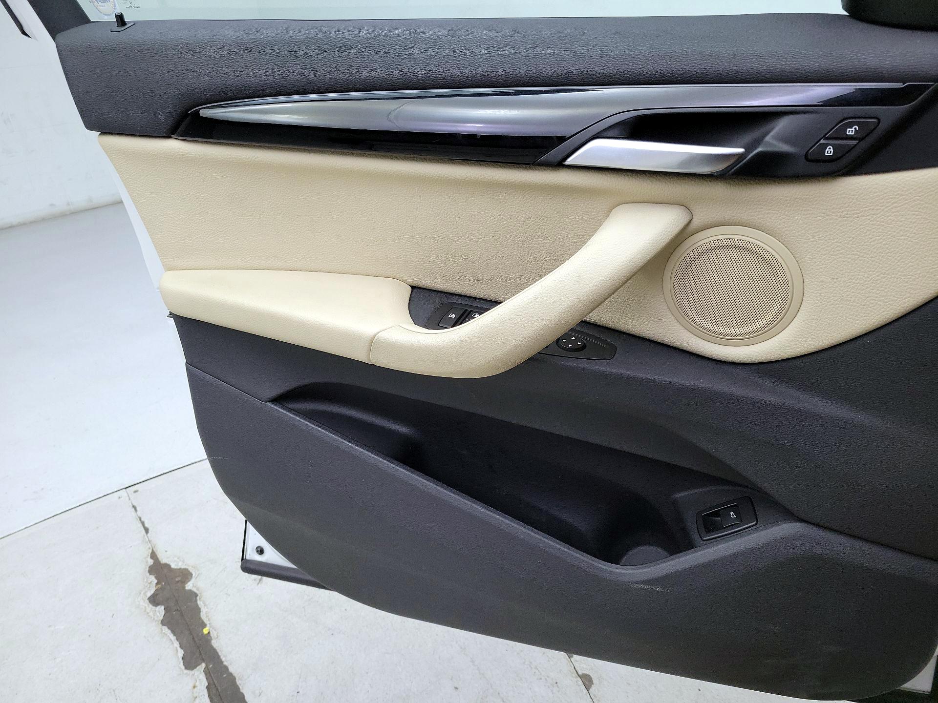 Thumbnail: 2016 BMW X1 - 12