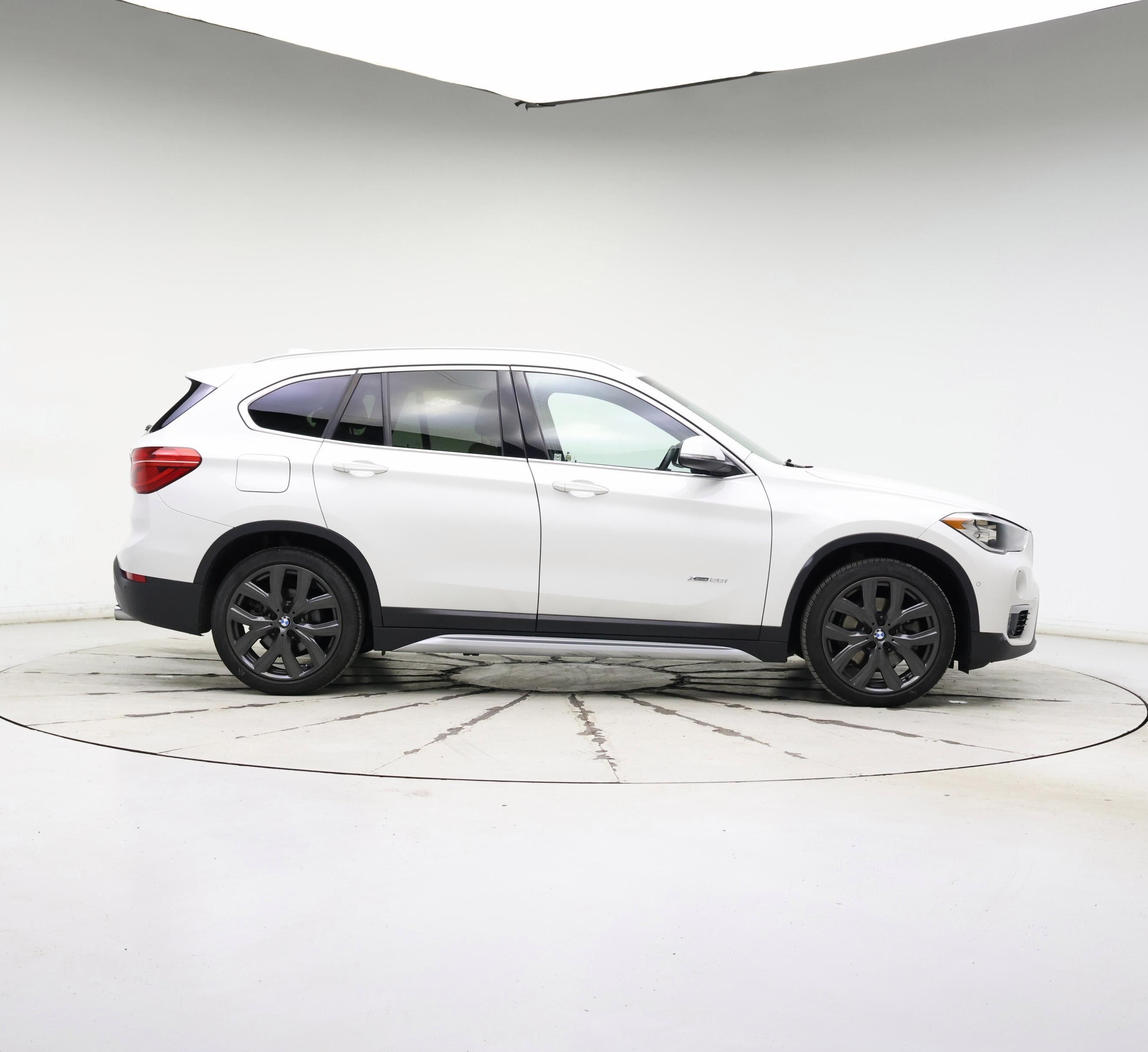 Thumbnail: 2016 BMW X1 - 7