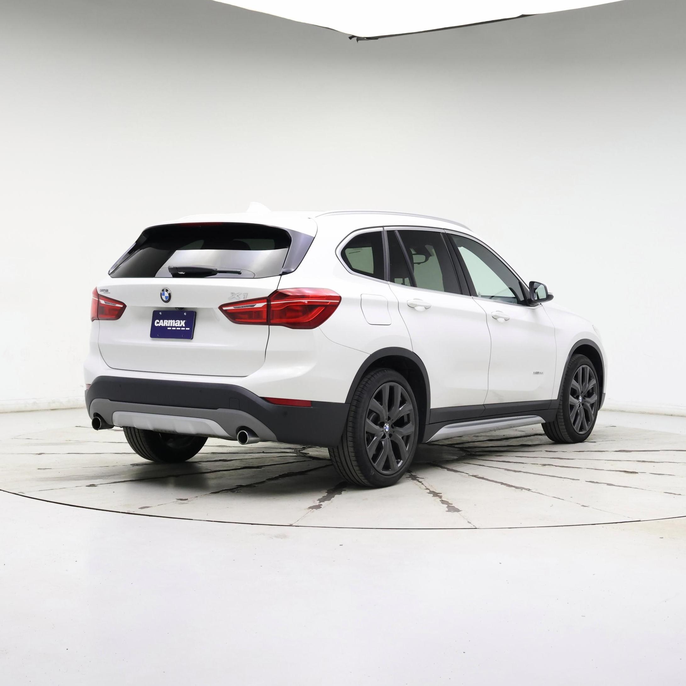 Thumbnail: 2016 BMW X1 - 8