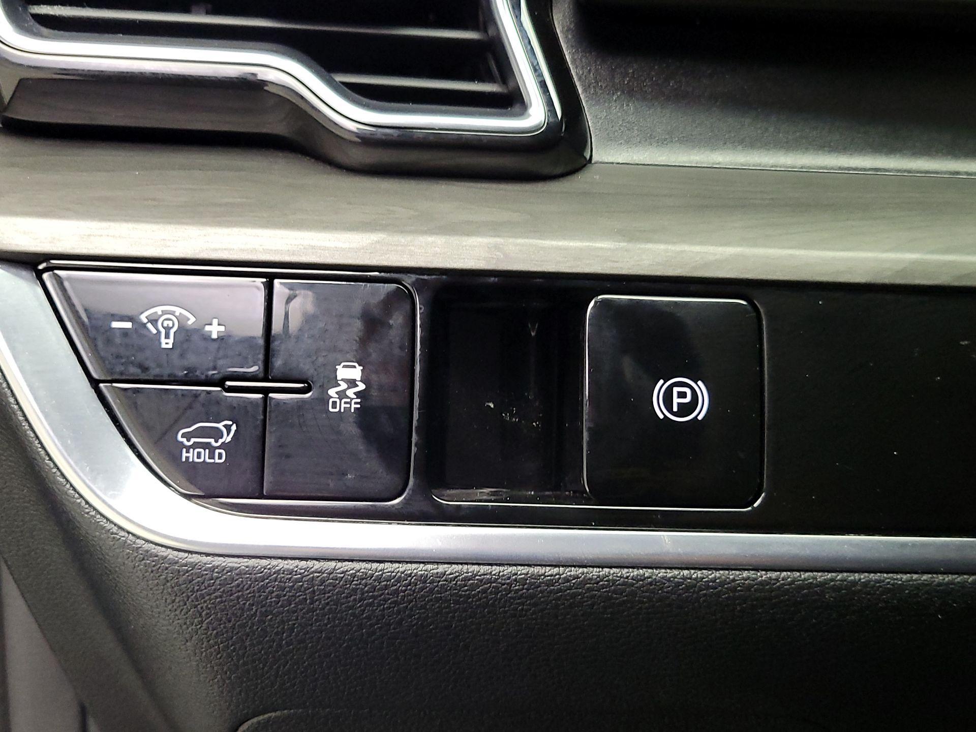 Thumbnail: 2023 Kia Sportage - 13