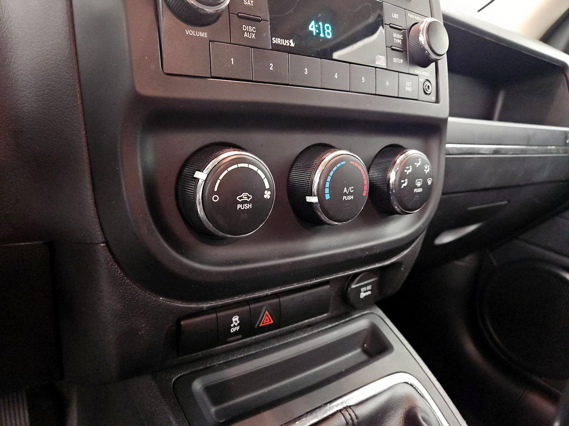 Thumbnail: 2016 Jeep Patriot - 14