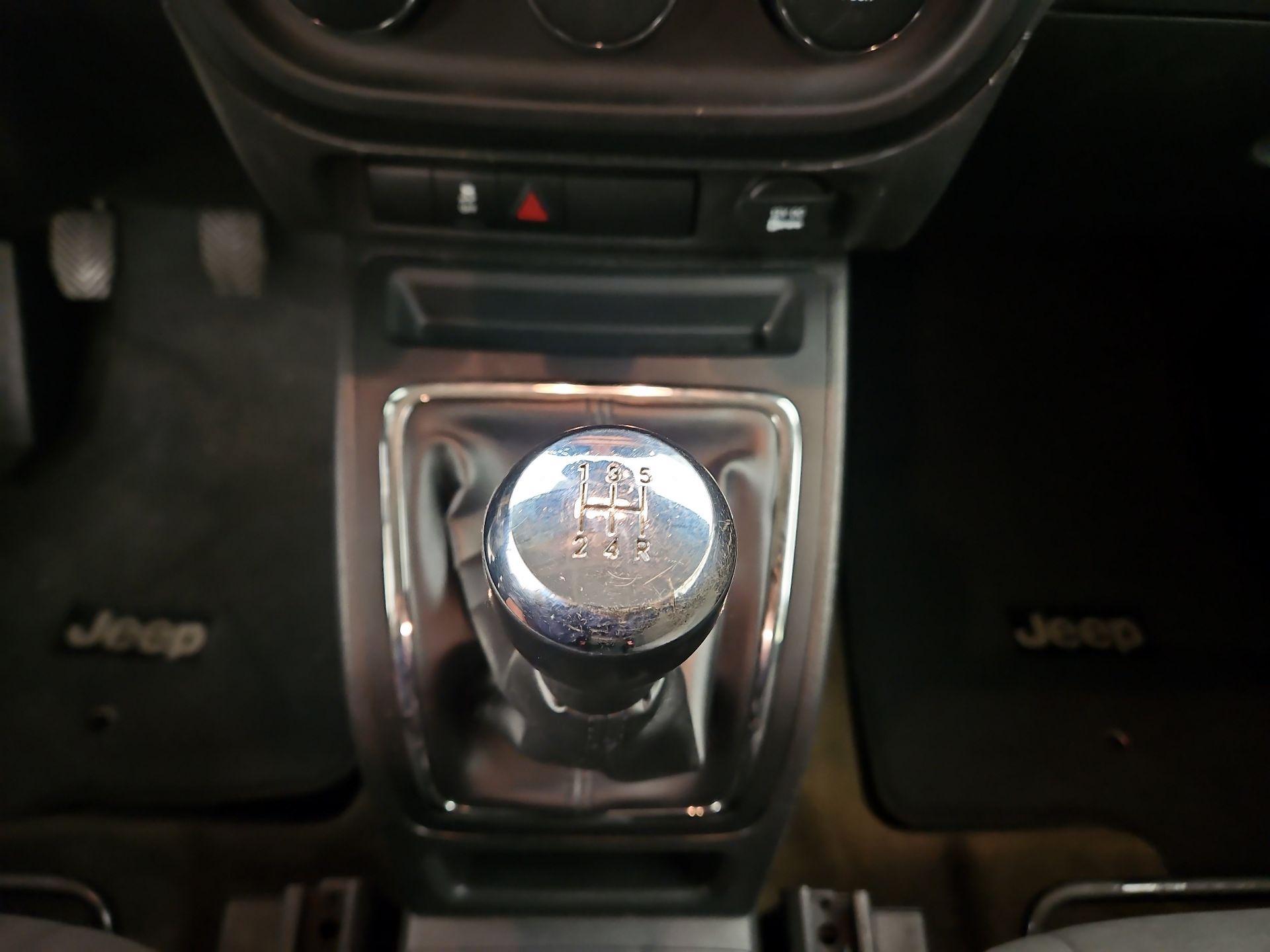 Thumbnail: 2016 Jeep Patriot - 15